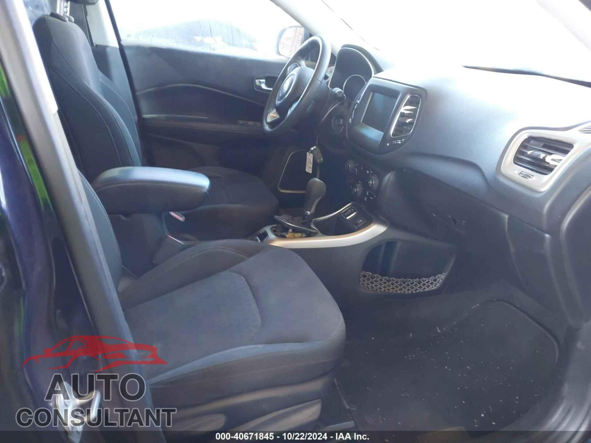 JEEP COMPASS 2018 - 3C4NJCAB2JT193390