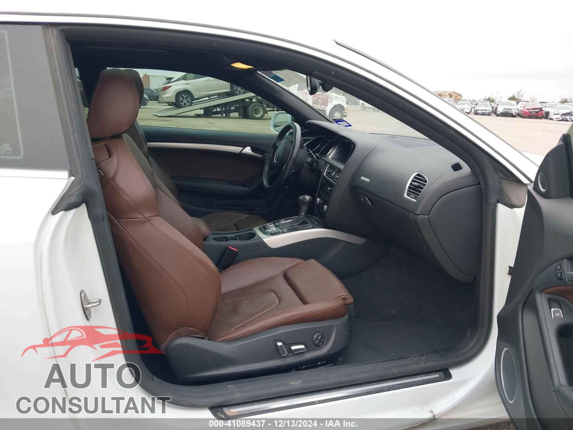 AUDI A5 2013 - WAUVFAFR0DA022545