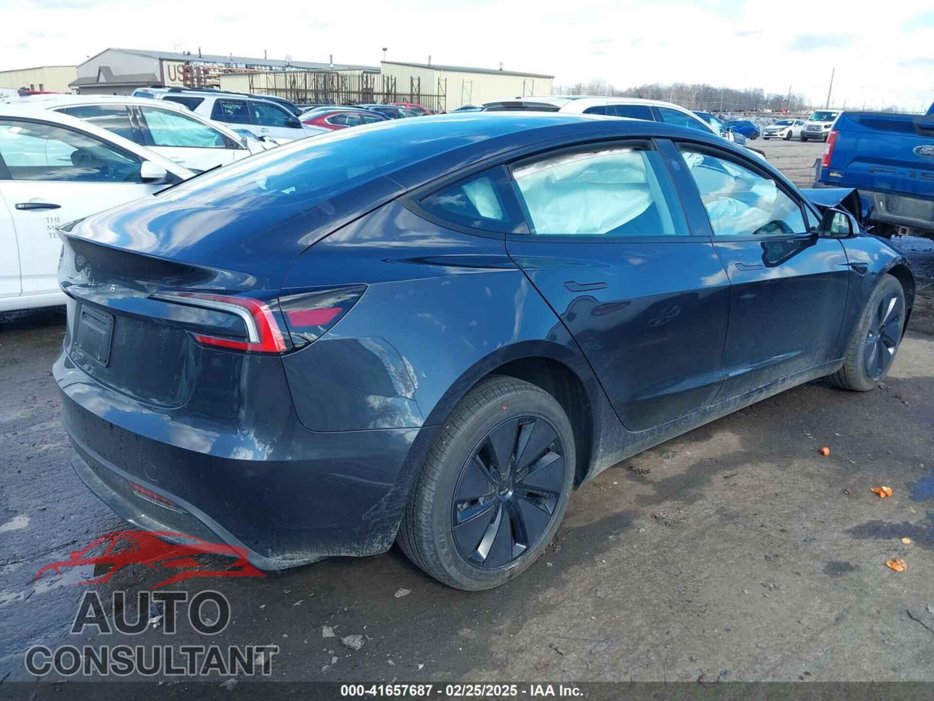 TESLA MODEL 3 2025 - 5YJ3E1EAXSF932832