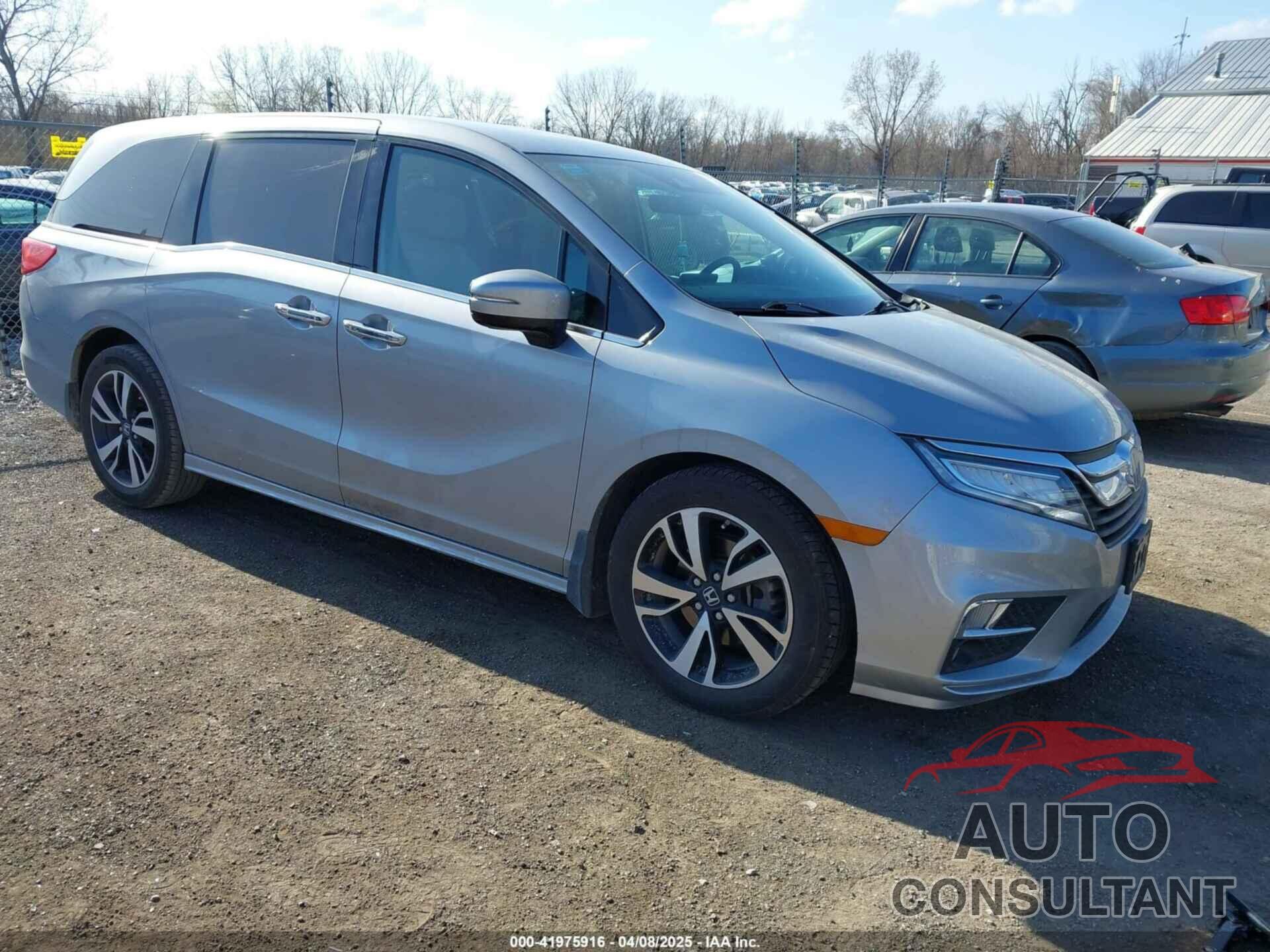 HONDA ODYSSEY 2018 - 5FNRL6H91JB070355