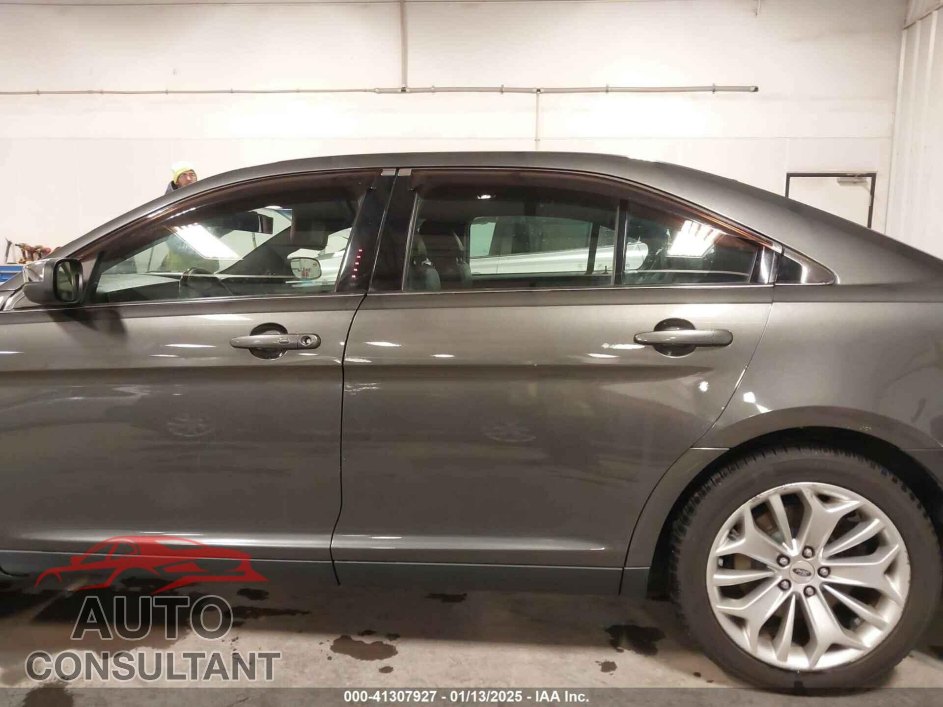 FORD TAURUS 2017 - 1FAHP2F88HG113310