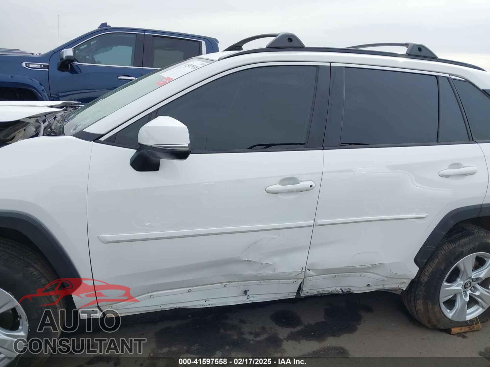 TOYOTA RAV4 2021 - JTMP1RFV8MD084781