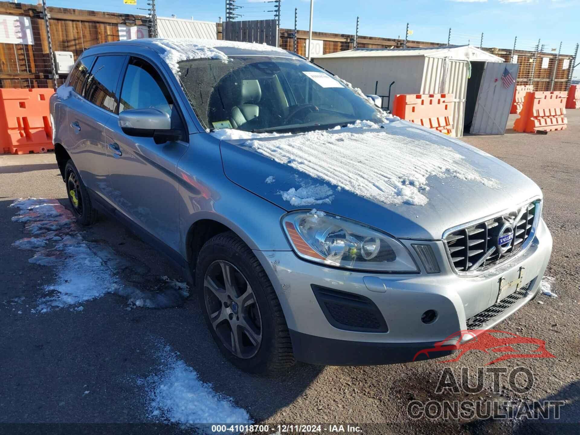 VOLVO XC60 2012 - YV4902DZ0C2337785