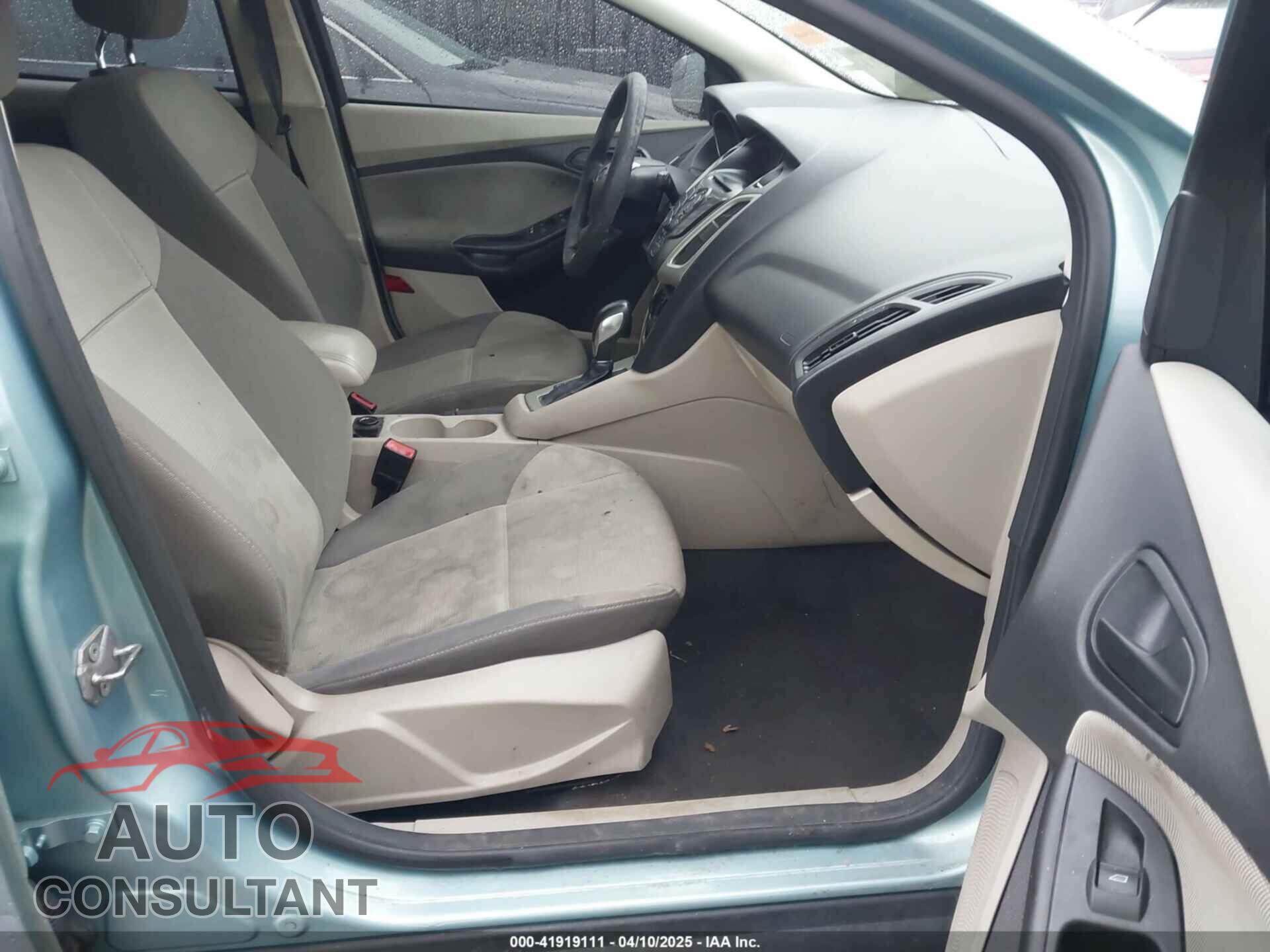 FORD FOCUS 2012 - 1FAHP3F26CL205355
