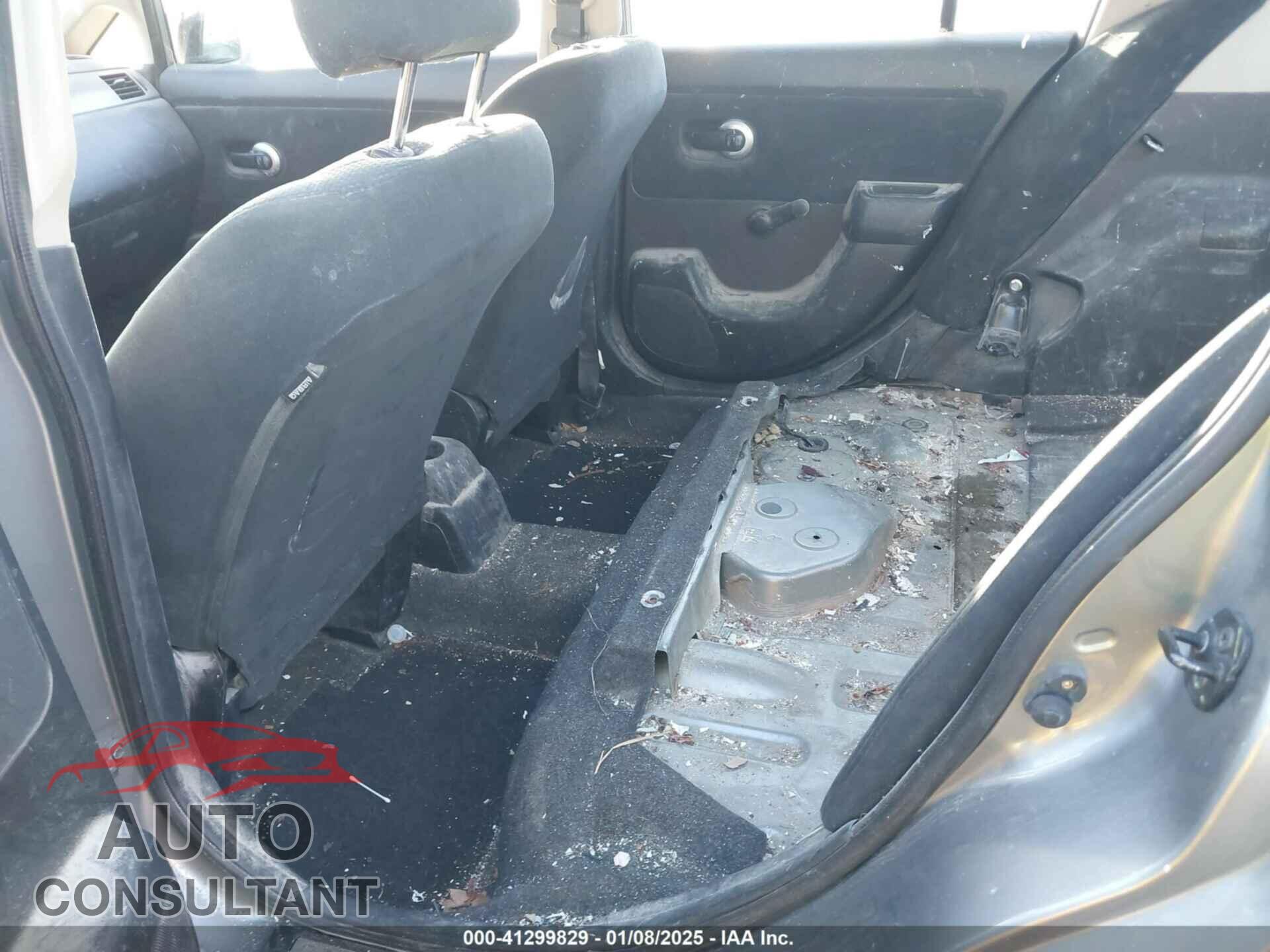 NISSAN VERSA 2011 - 3N1BC1CP1BL385687