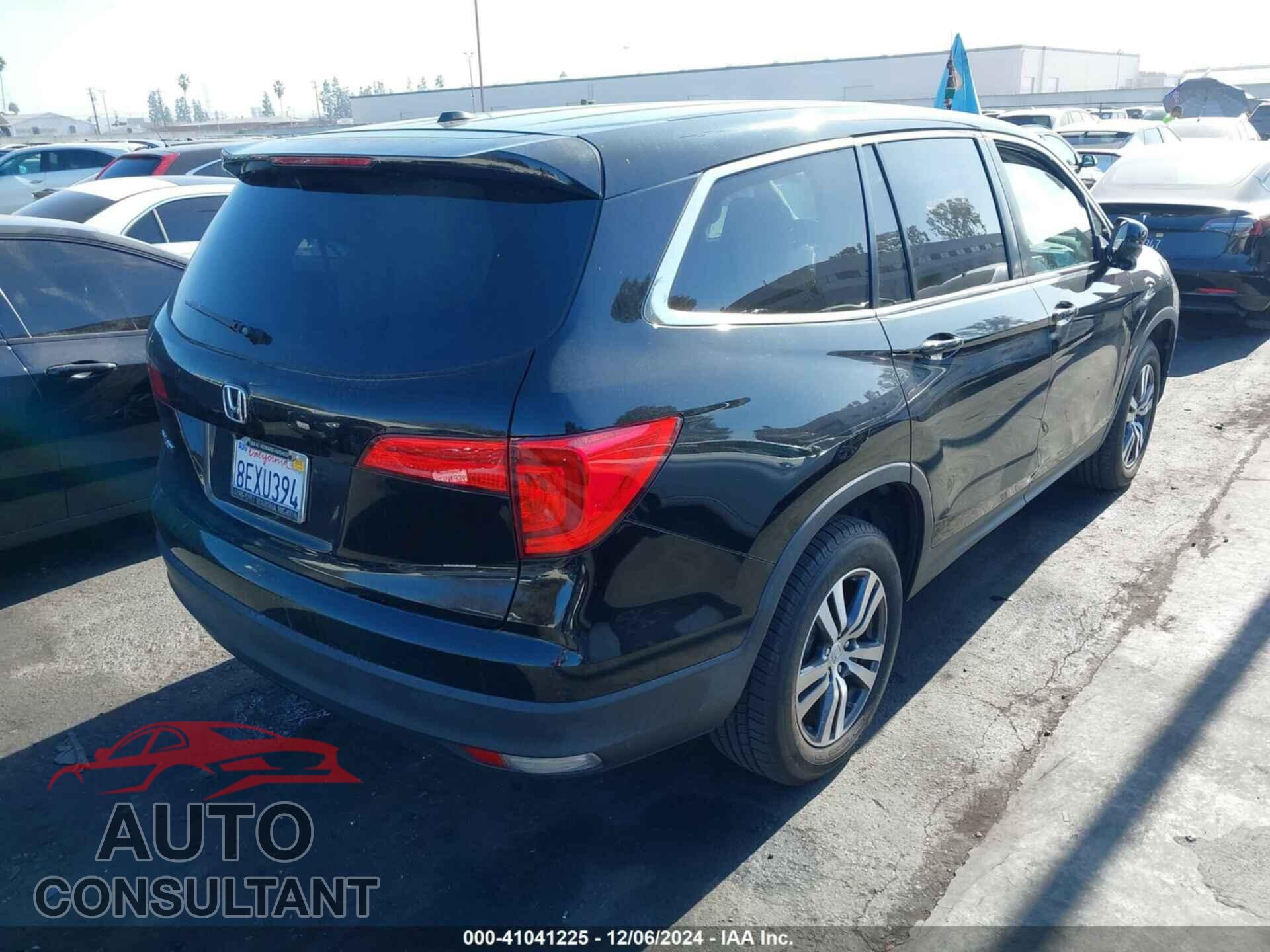 HONDA PILOT 2018 - 5FNYF5H38JB032016