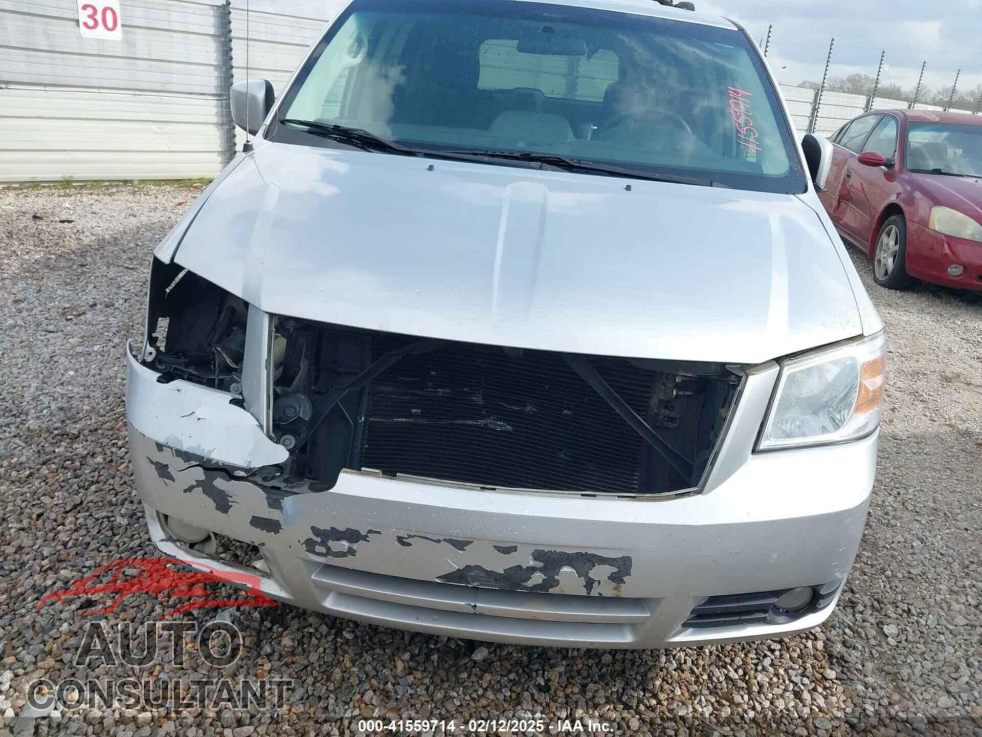 DODGE GRAND CARAVAN 2010 - 2D4RN5D17AR201980
