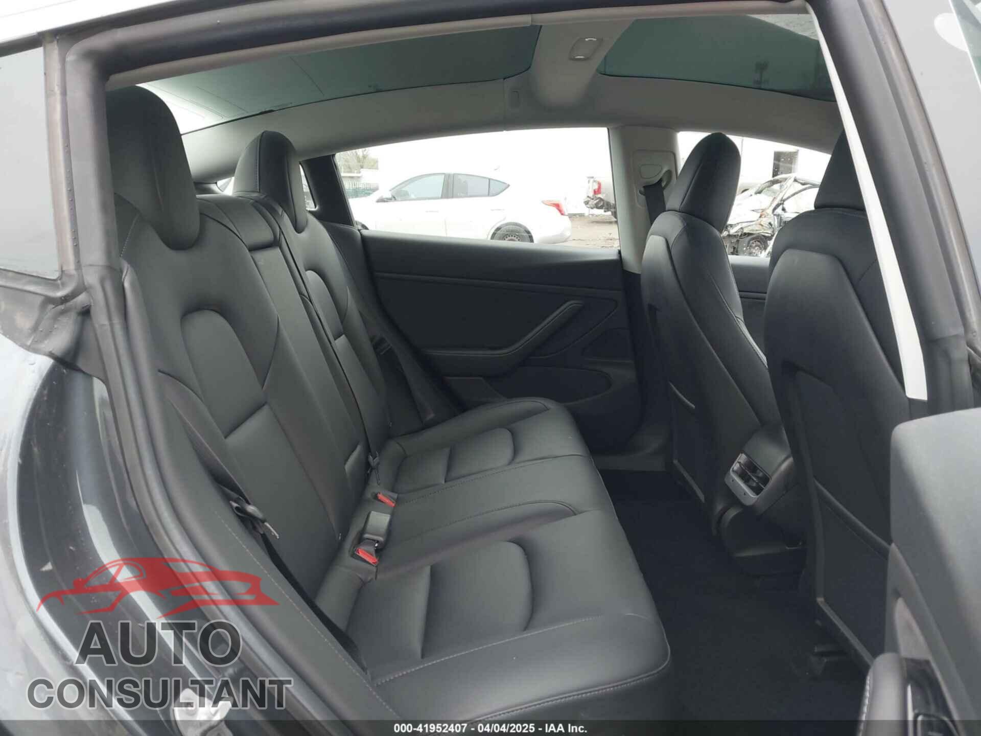 TESLA MODEL 3 2019 - 5YJ3E1EB3KF469294