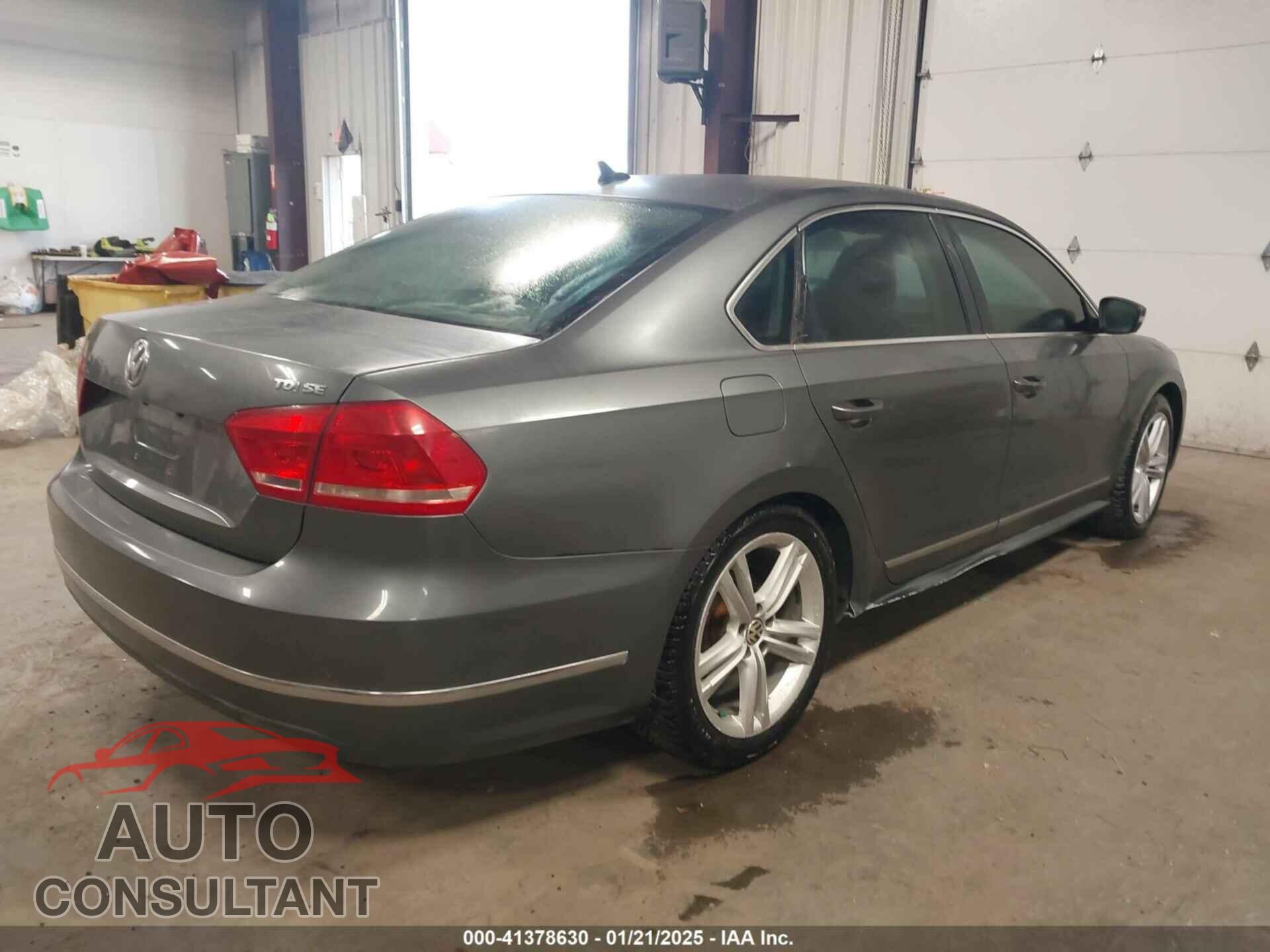 VOLKSWAGEN PASSAT 2013 - 1VWBN7A3XDC076855