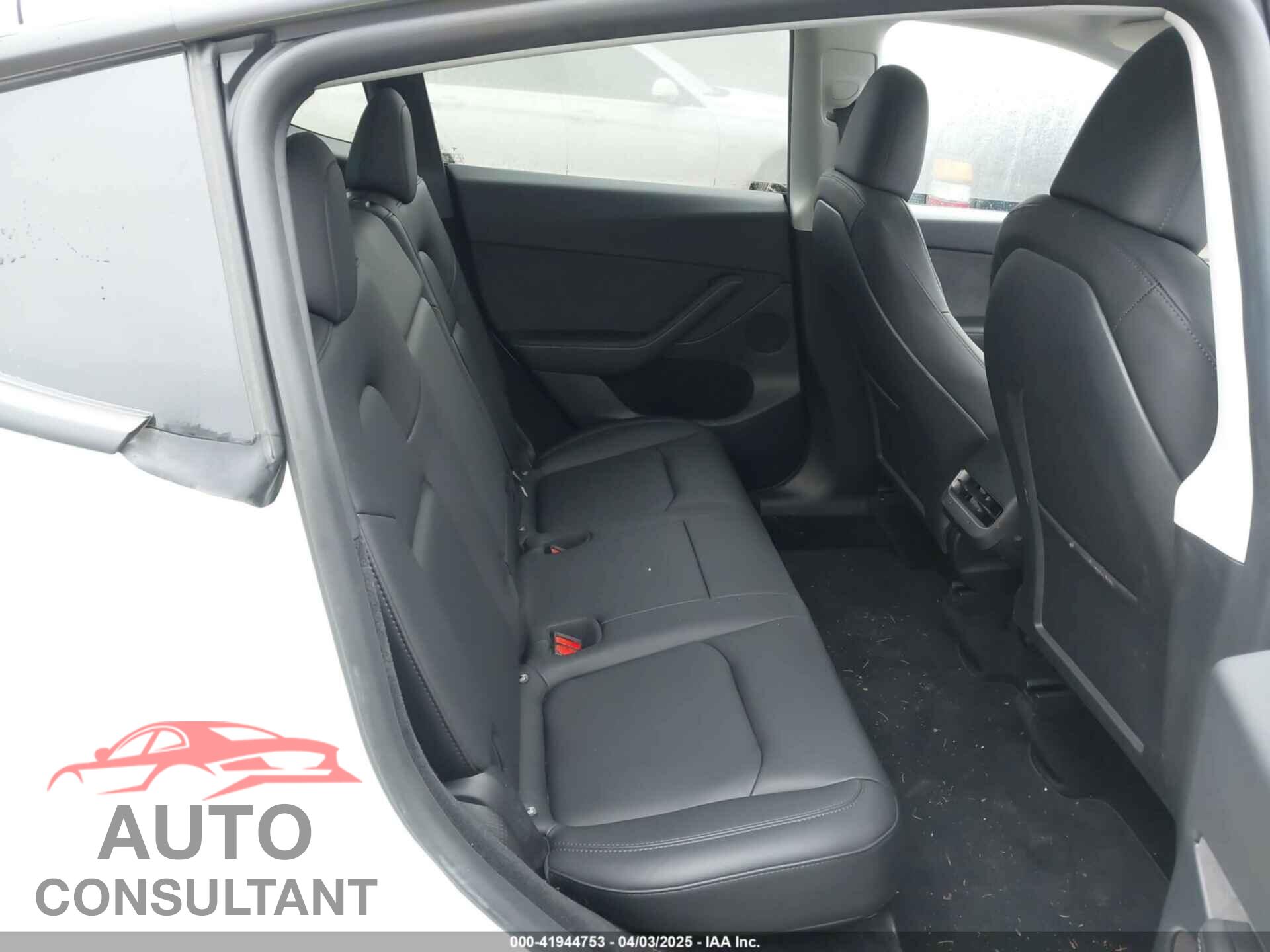 TESLA MODEL Y 2023 - 7SAYGDEE7PF805518