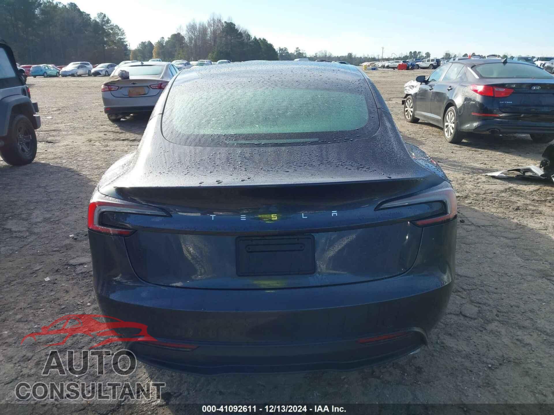 TESLA MODEL 3 2024 - 5YJ3E1EA8RF828740