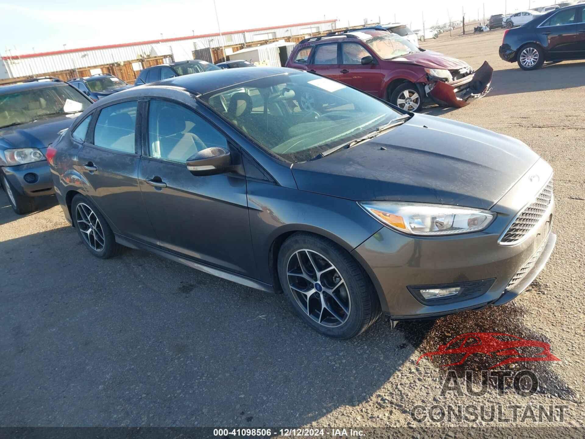 FORD FOCUS 2015 - 1FADP3F23FL305724