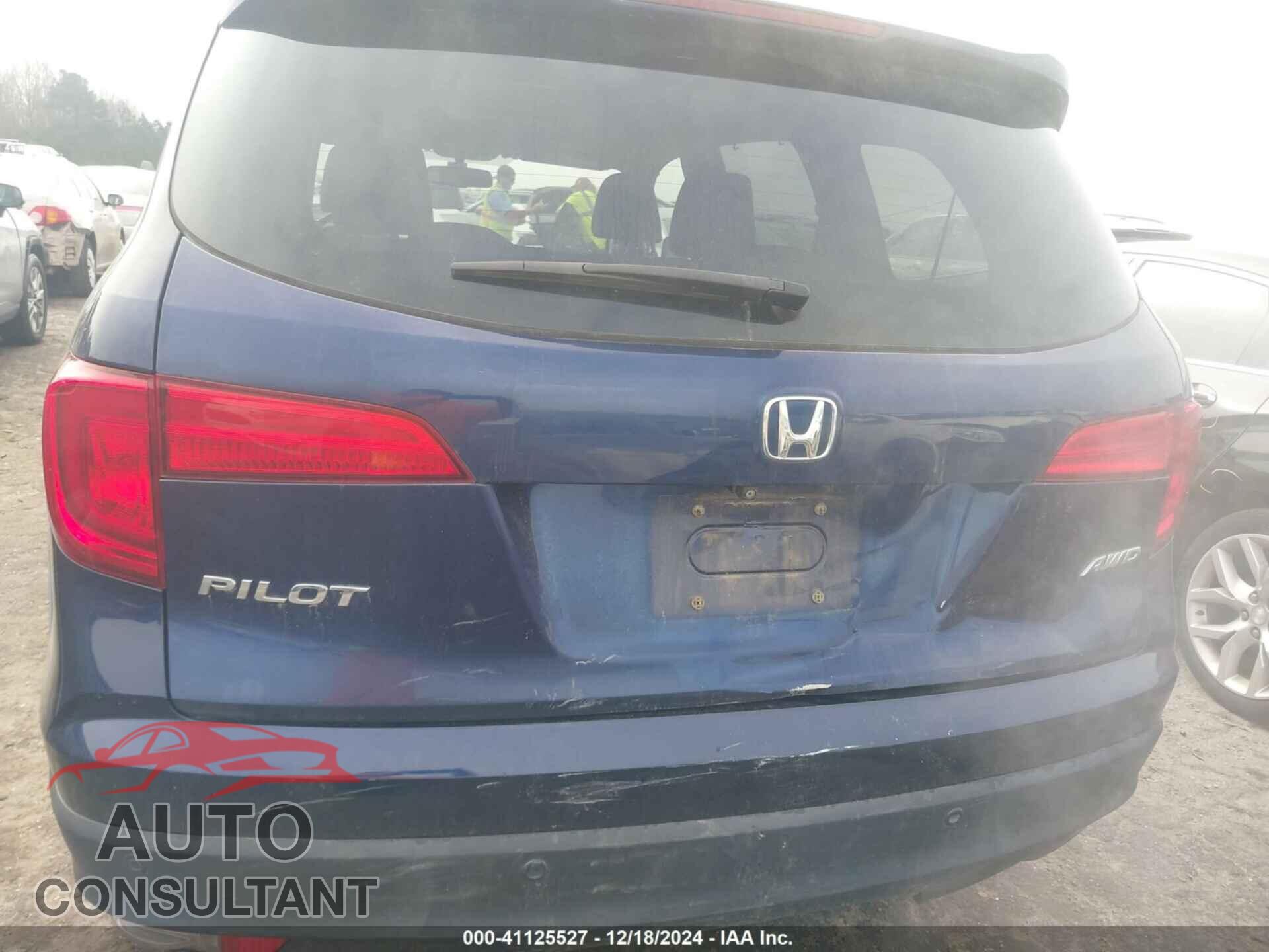 HONDA PILOT 2017 - 5FNYF6H83HB003745