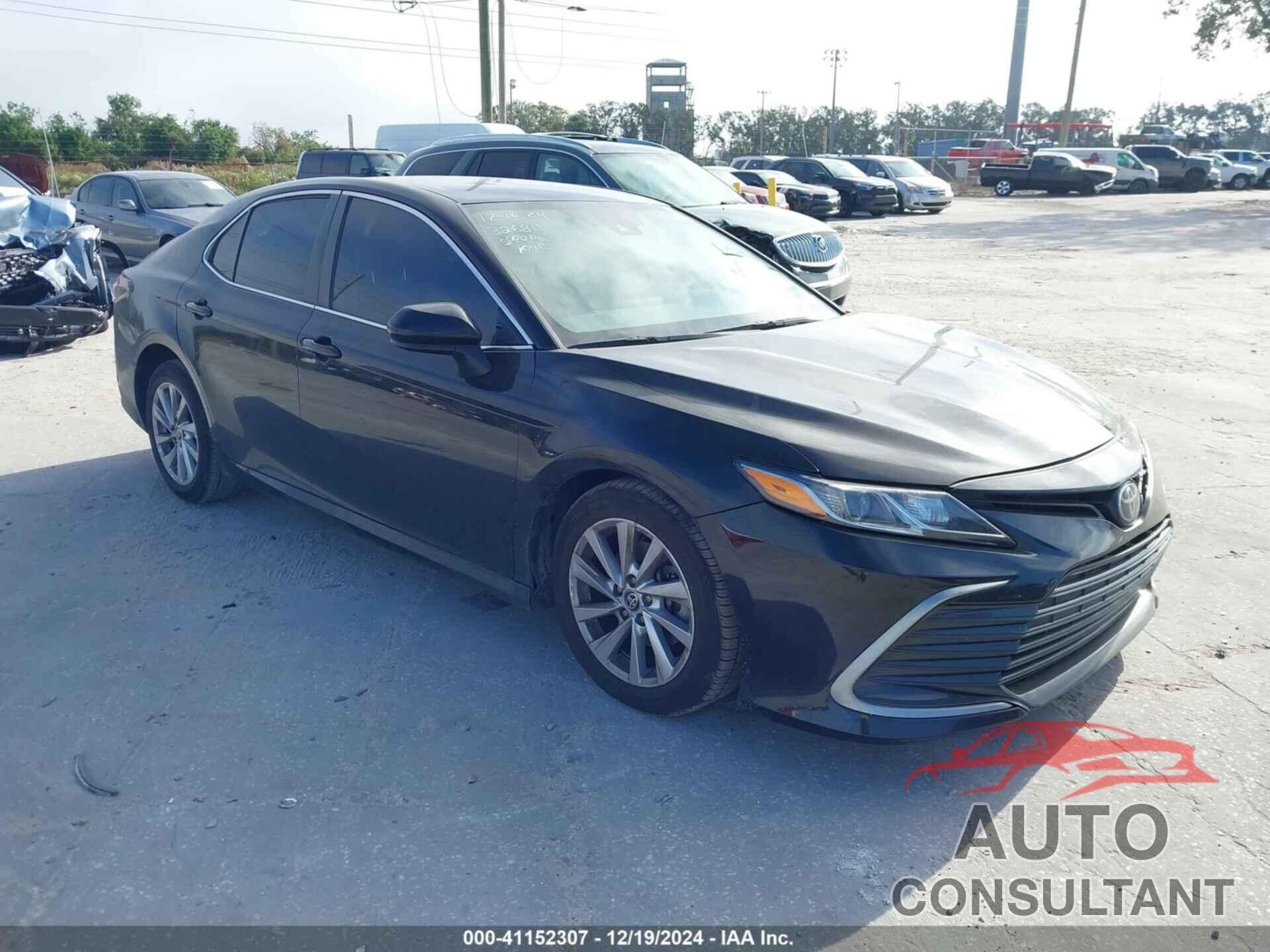 TOYOTA CAMRY 2021 - 4T1C11AK4MU446677
