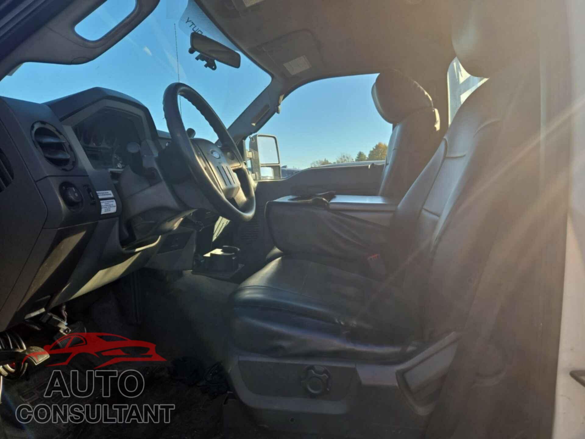 FORD F-350 CHASSIS 2011 - 1FDBF3F69BEB82318