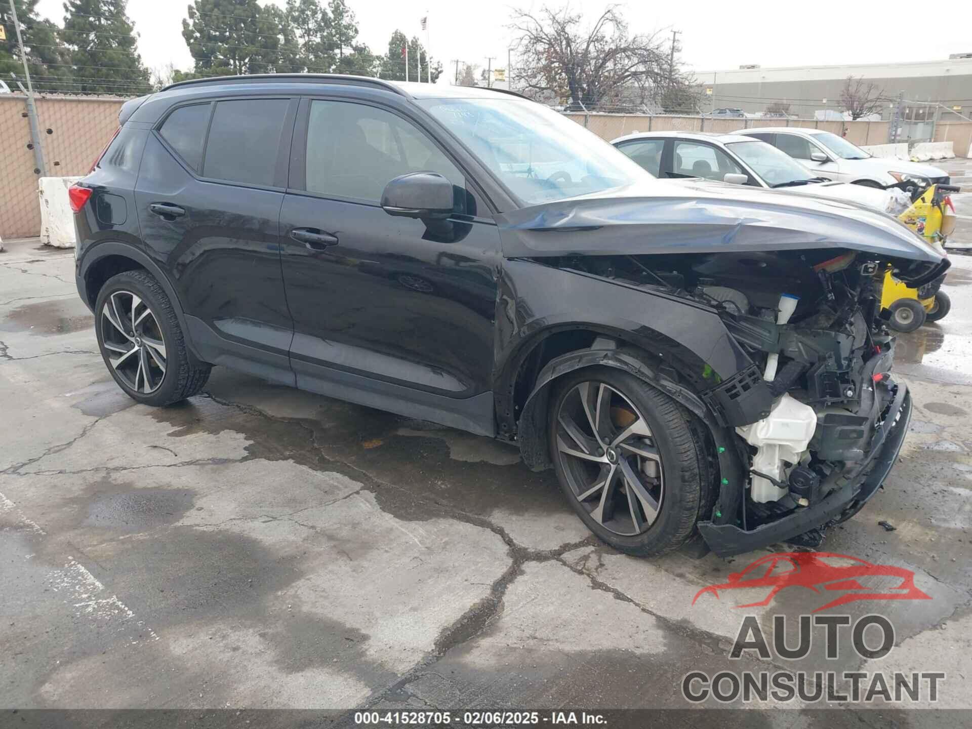 VOLVO XC40 2022 - YV4162UM3N2644113