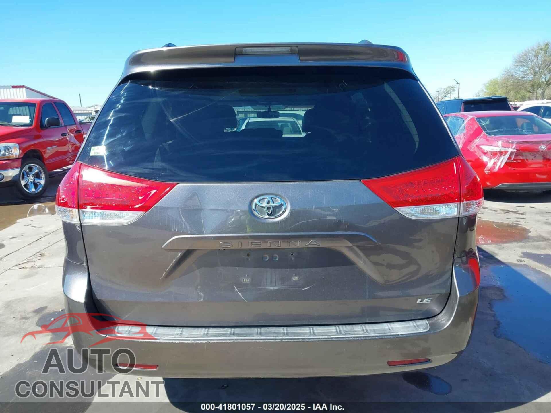 TOYOTA SIENNA 2011 - 5TDKK3DC1BS040760