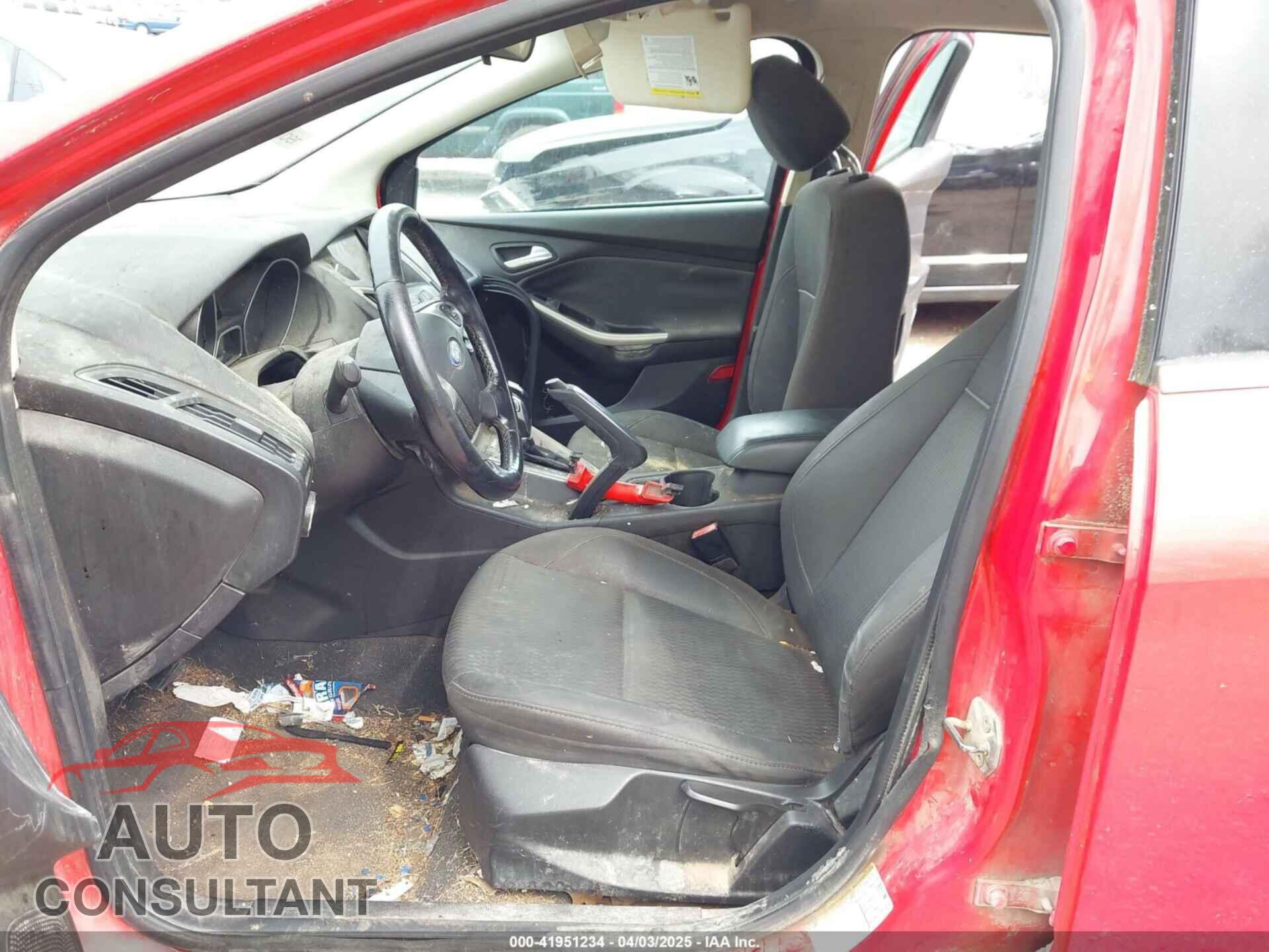 FORD FOCUS 2012 - 1FAHP3M22CL307464