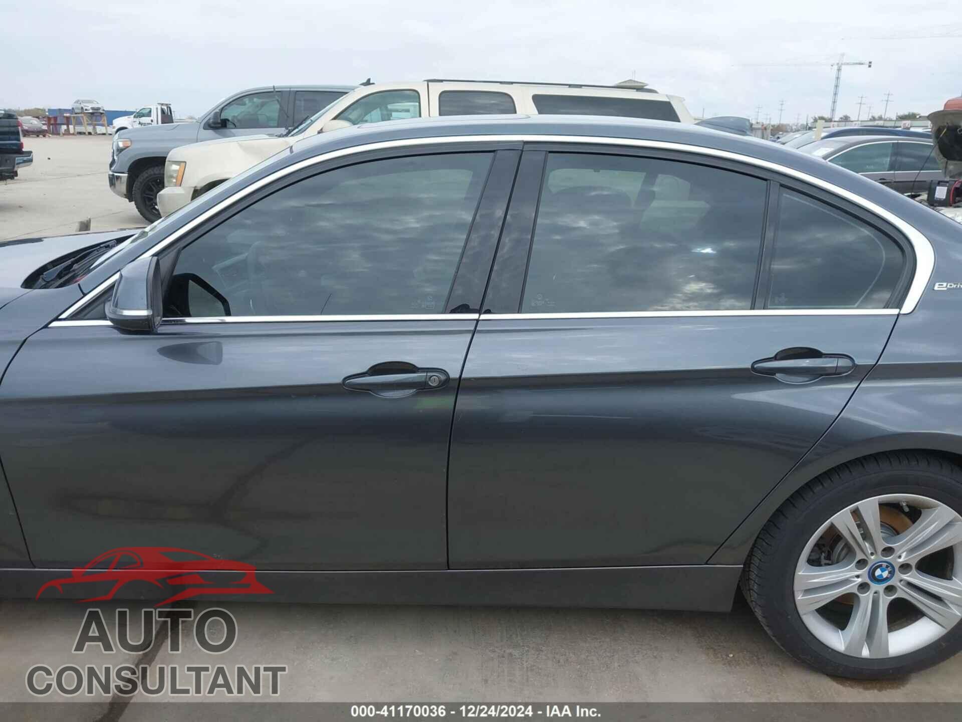 BMW 330E 2017 - WBA8E1C32HA156706