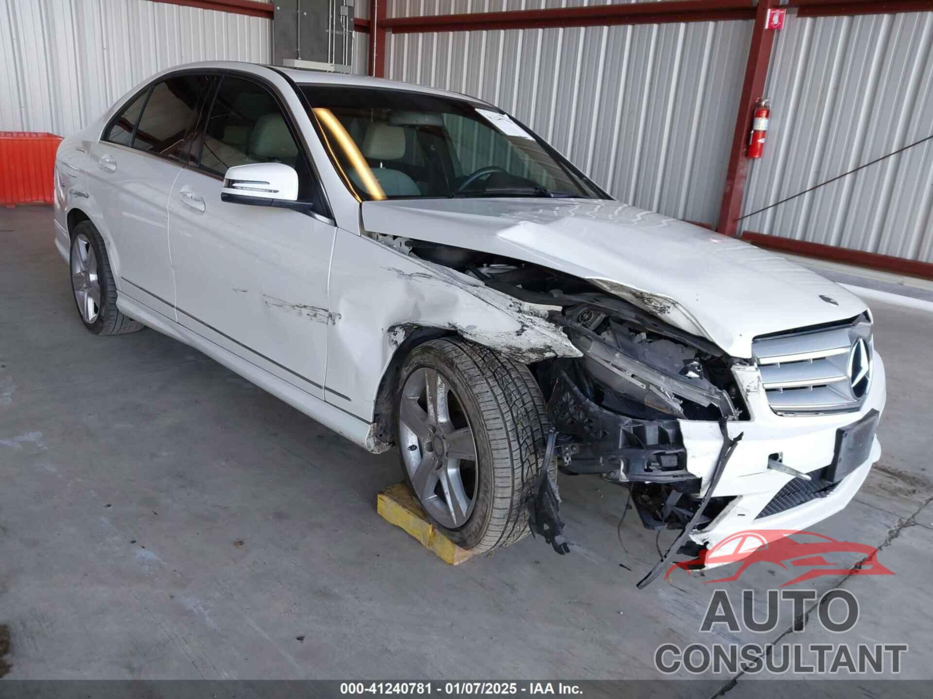 MERCEDES-BENZ C 300 2011 - WDDGF5EB9BR160421