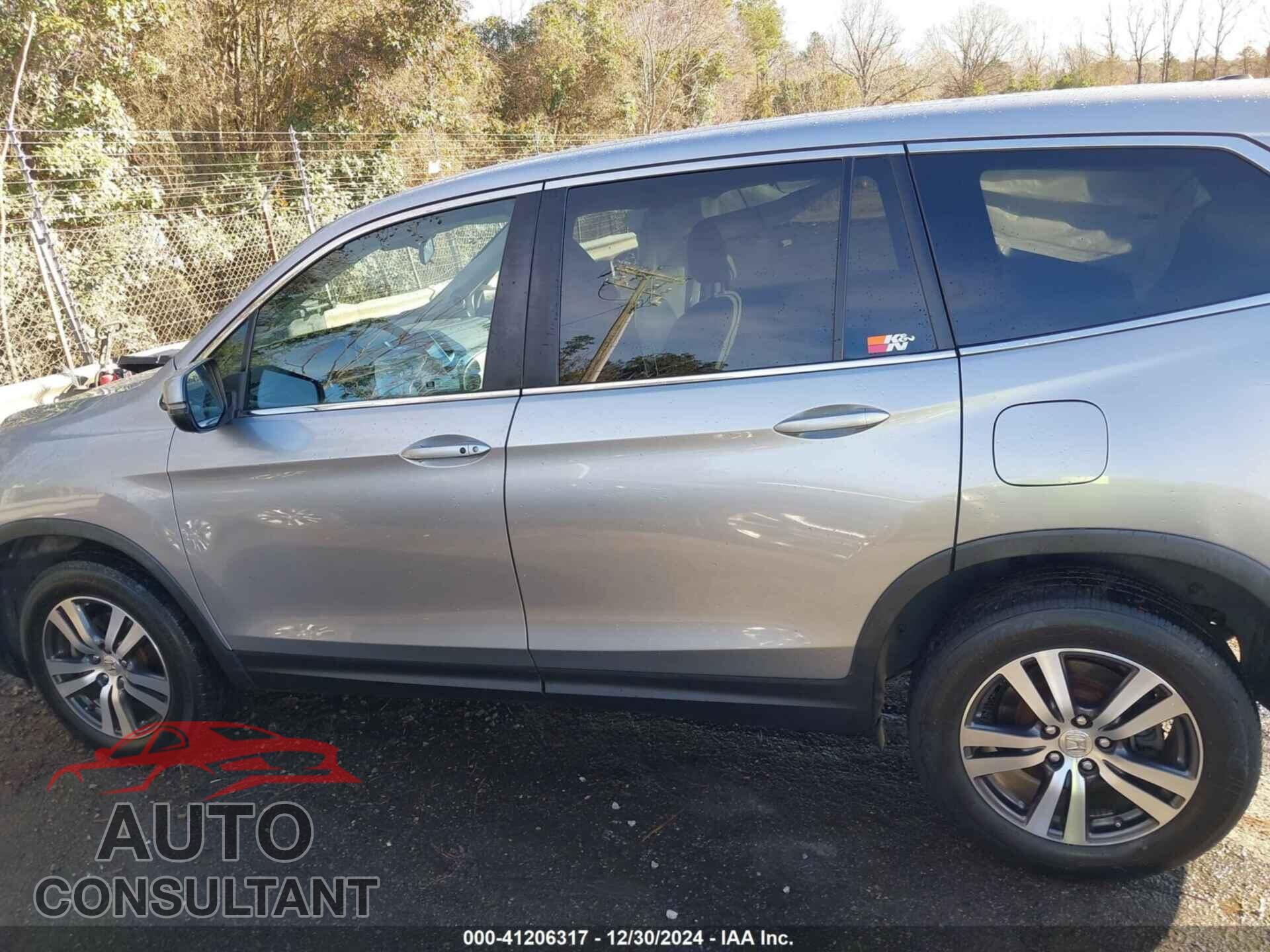HONDA PILOT 2017 - 5FNYF6H43HB105219