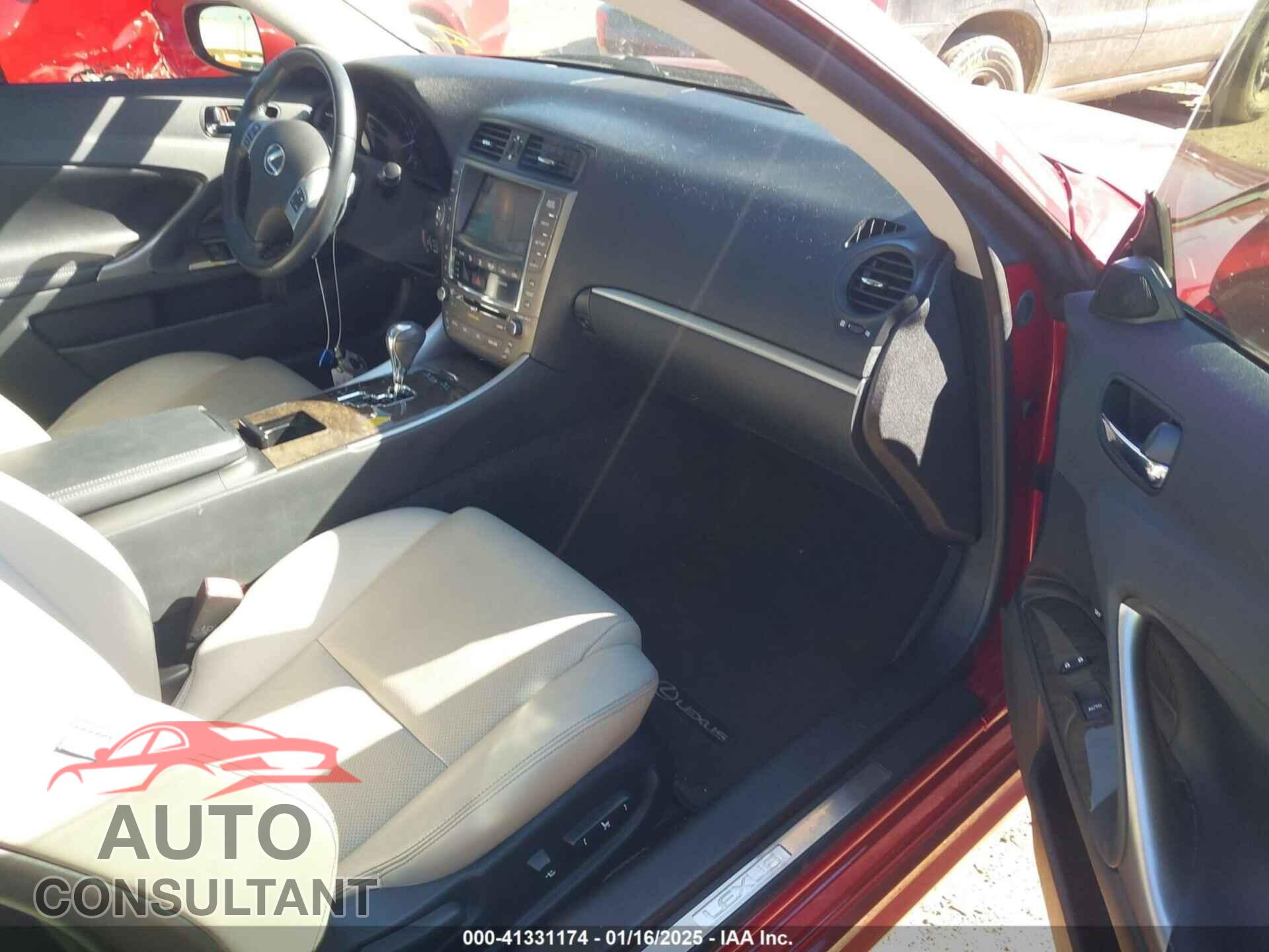 LEXUS IS 250C 2011 - JTHFF2C24B2516885