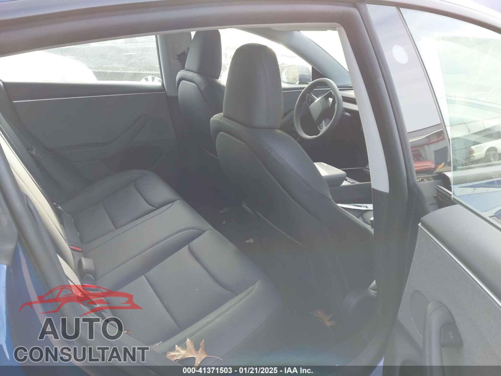 TESLA MODEL 3 2025 - 5YJ3E1EAXSF887584