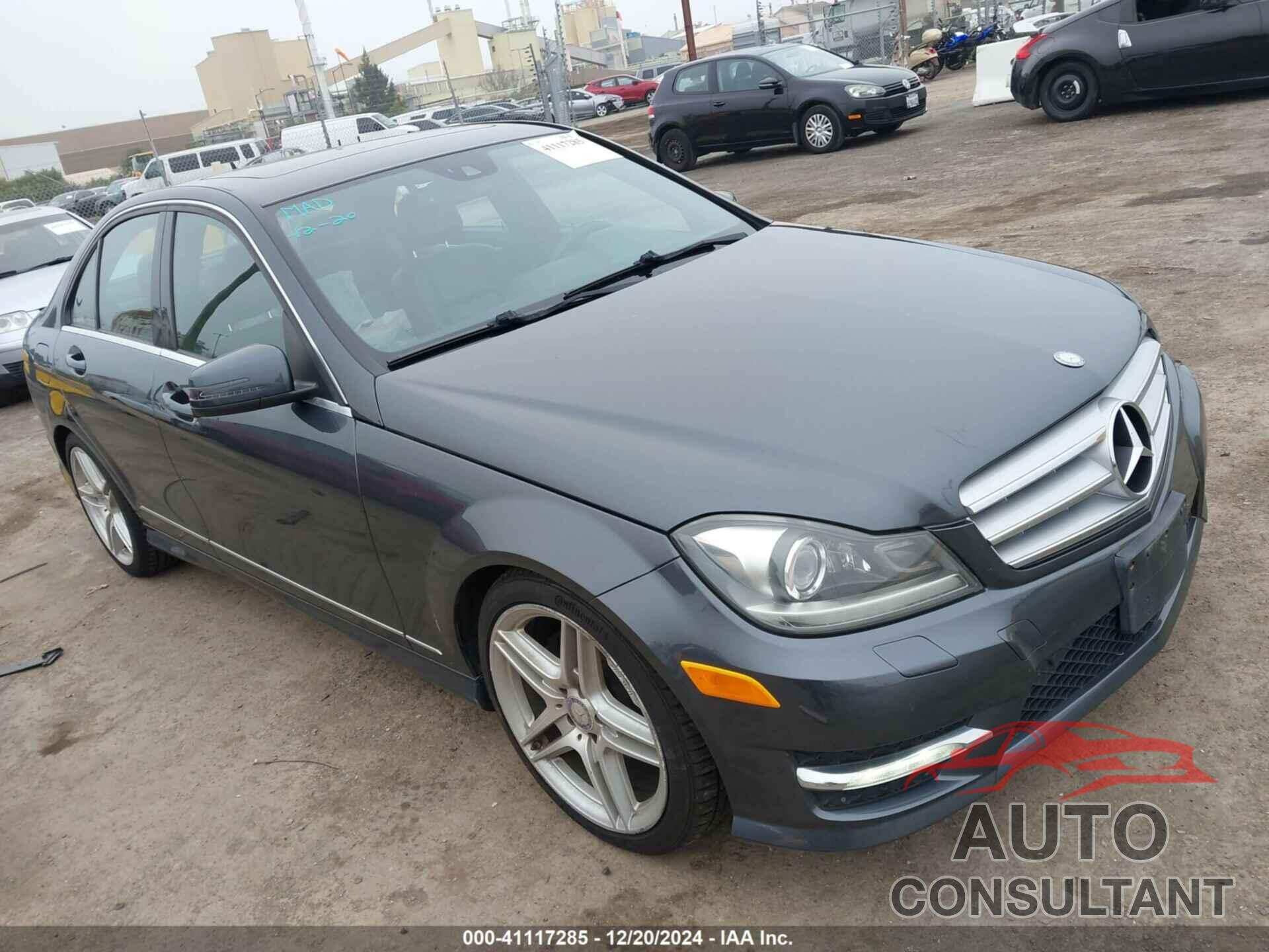 MERCEDES-BENZ C 250 2013 - WDDGF4HB0DR265888