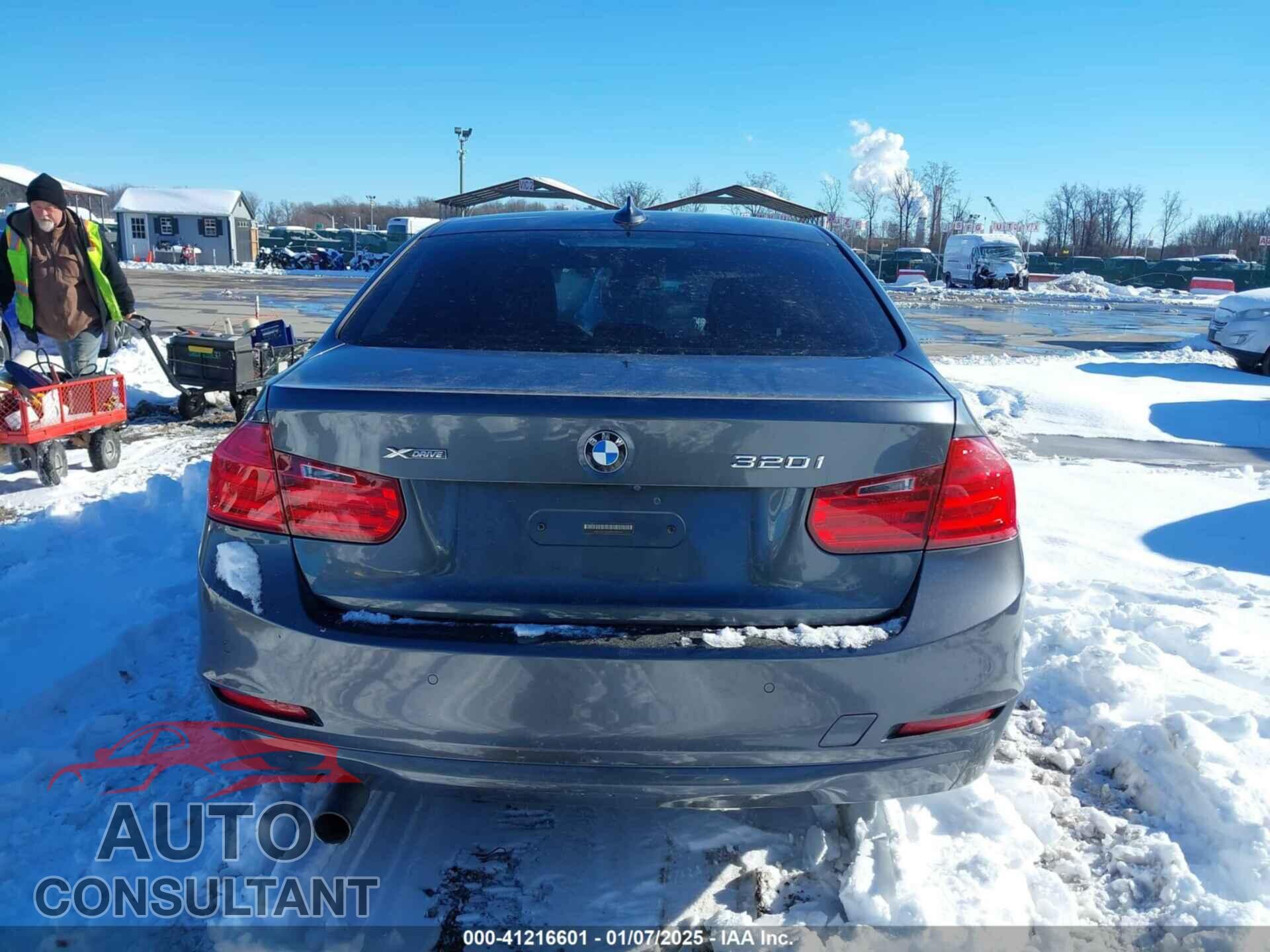 BMW 320I 2014 - WBA3C3G50ENS70649