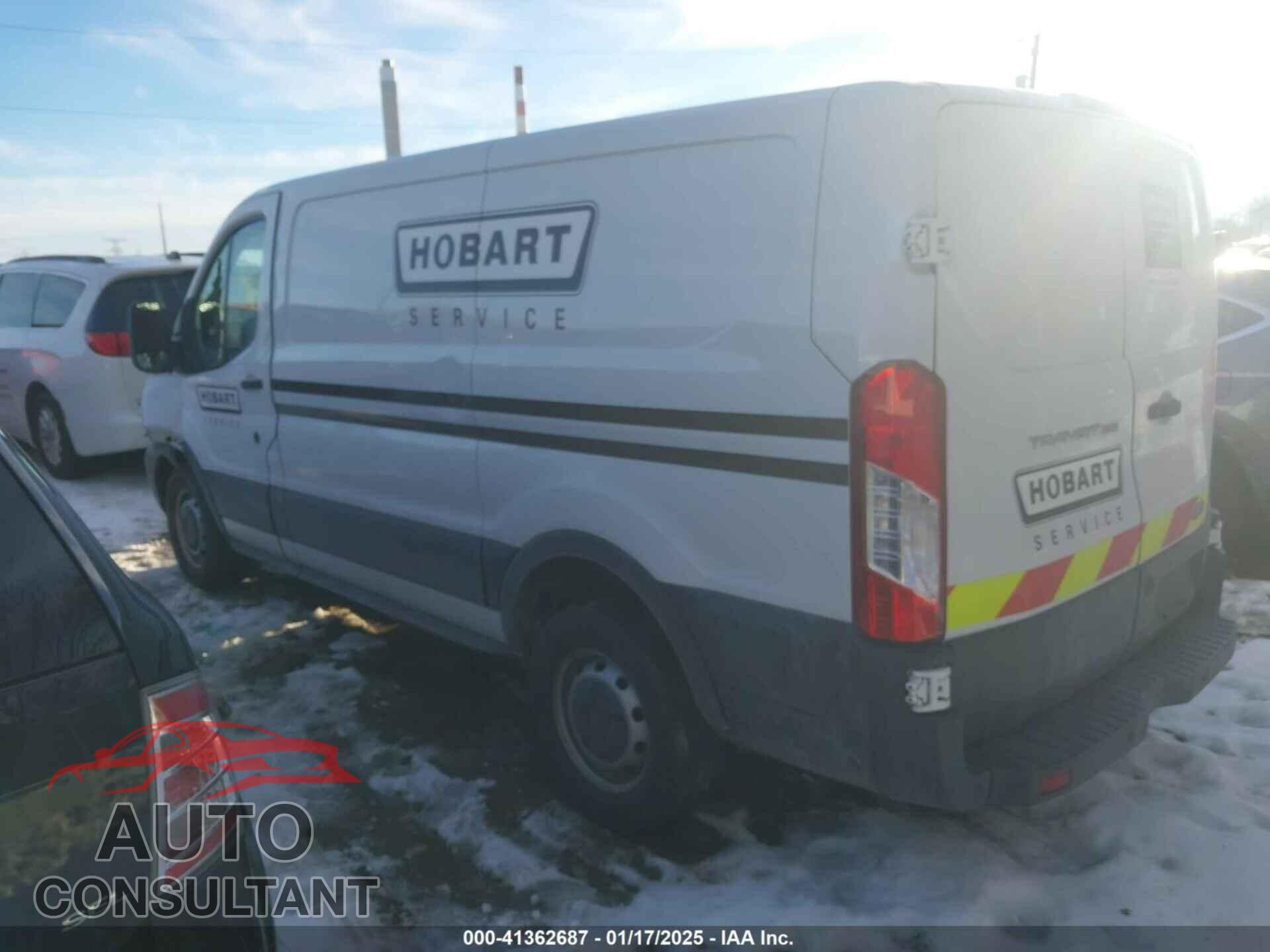 FORD TRANSIT-250 2018 - 1FTYR1YM1JKA23542