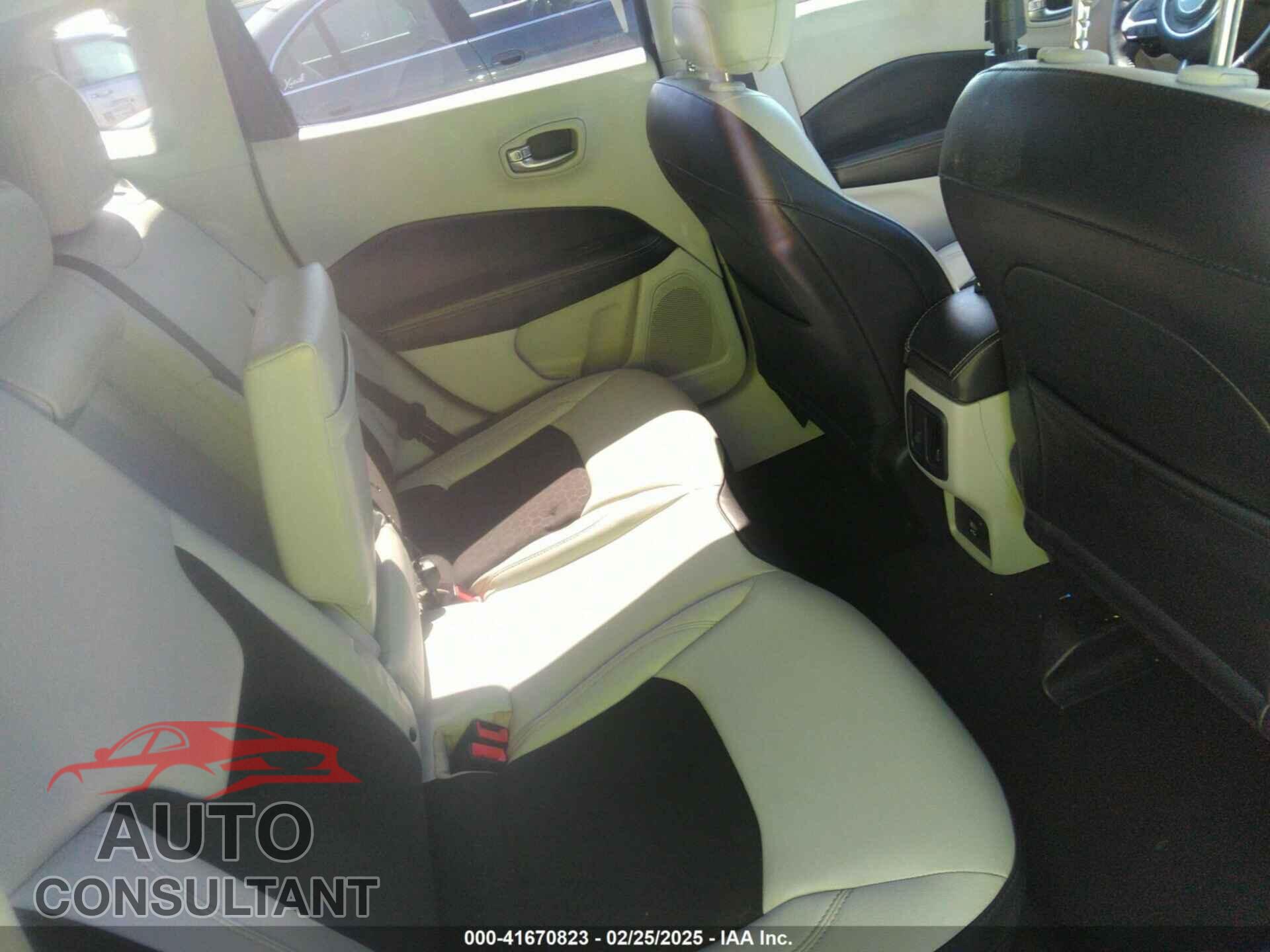 JEEP COMPASS 2018 - 3C4NJCBB1JT503379