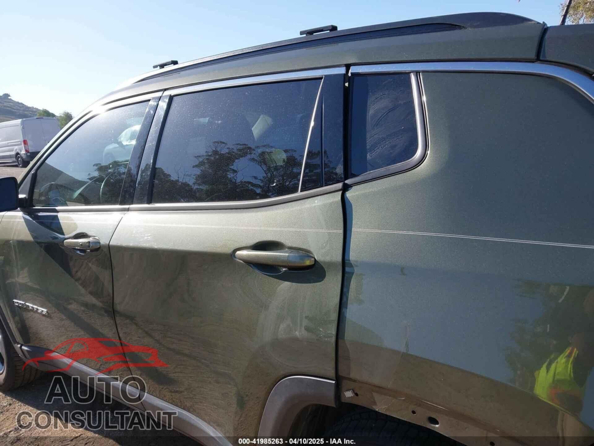 JEEP COMPASS 2018 - 3C4NJCBB2JT462065