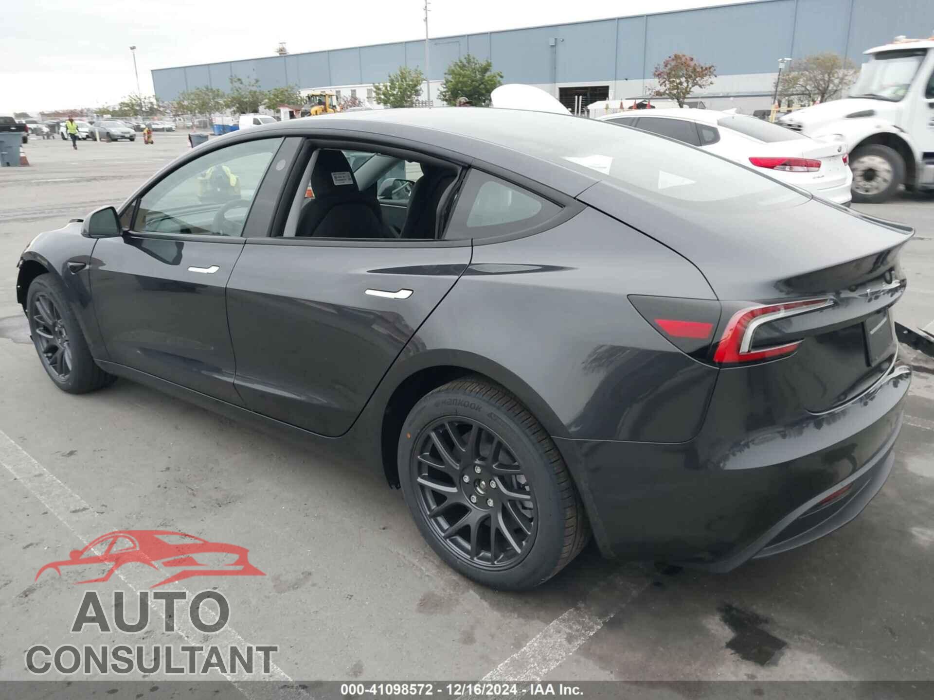 TESLA MODEL 3 2025 - 5YJ3E1EA8SF901465