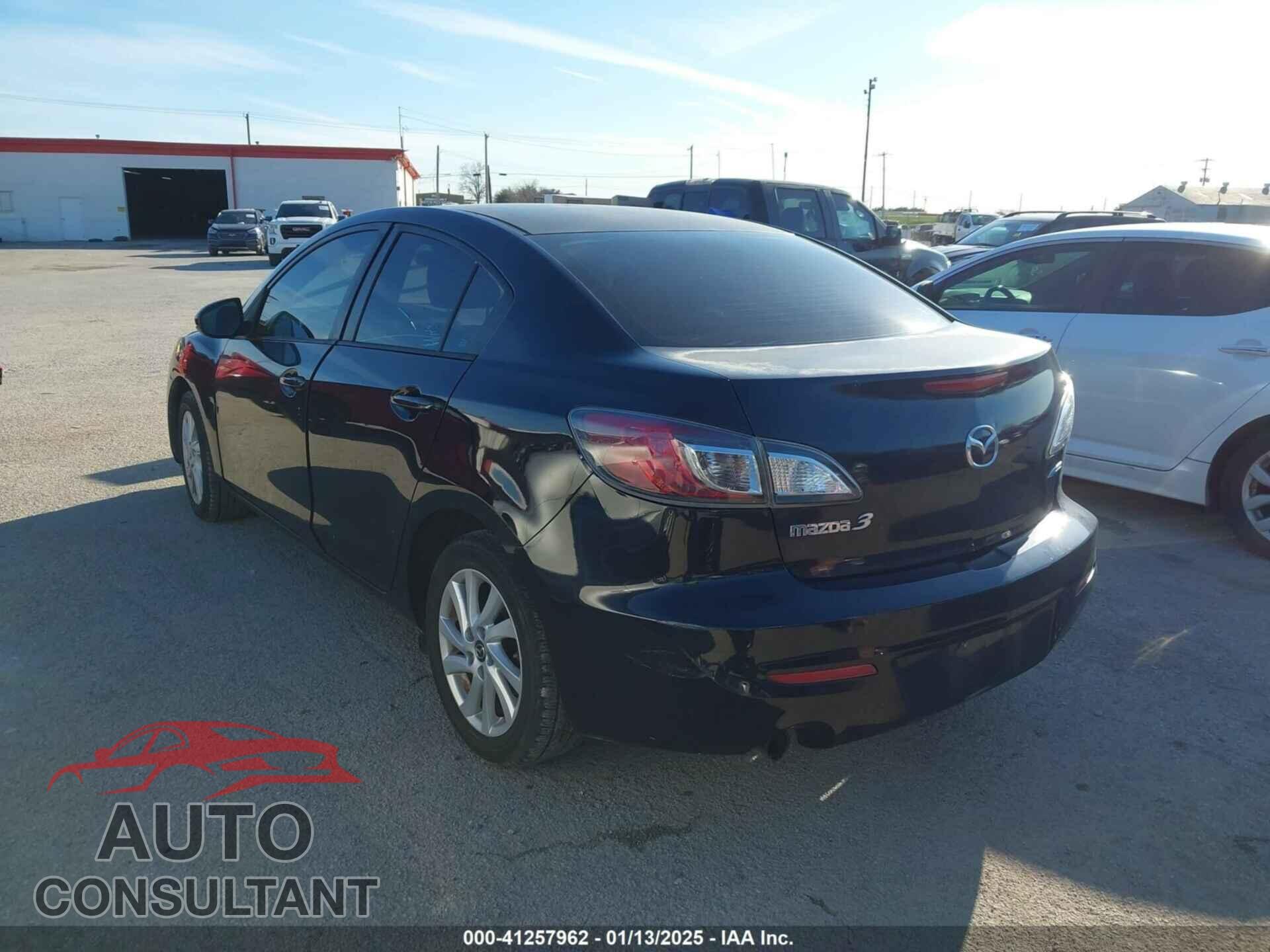 MAZDA MAZDA3 2012 - JM1BL1V72C1681188