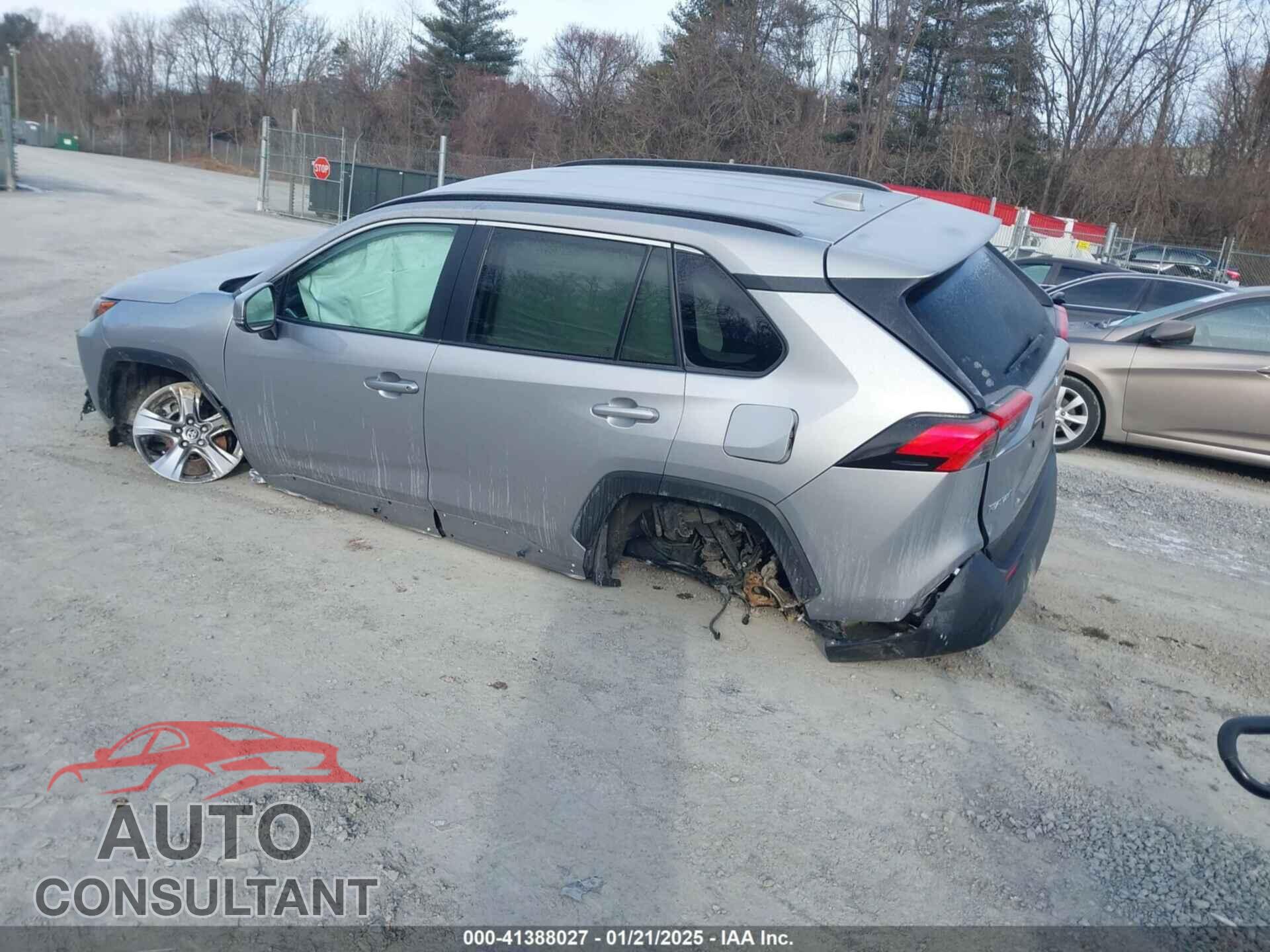 TOYOTA RAV4 2023 - 2T3W1RFV6PC243611