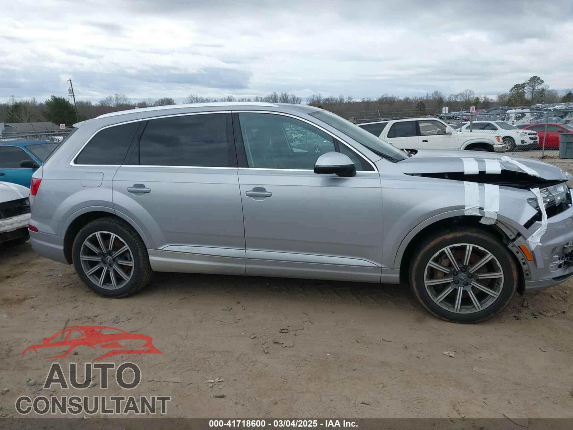 AUDI Q7 2017 - WA1LAAF79HD015812