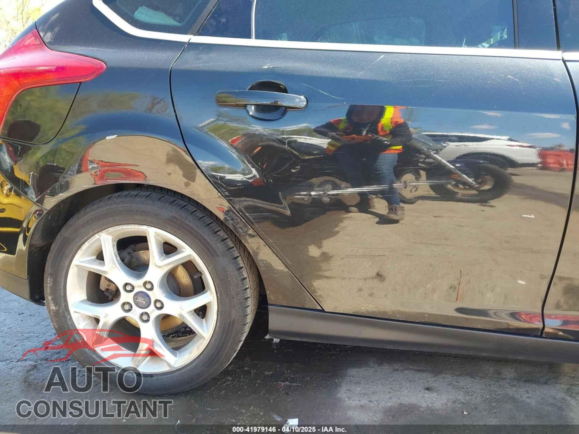 FORD FOCUS 2014 - 1FADP3N22EL453329