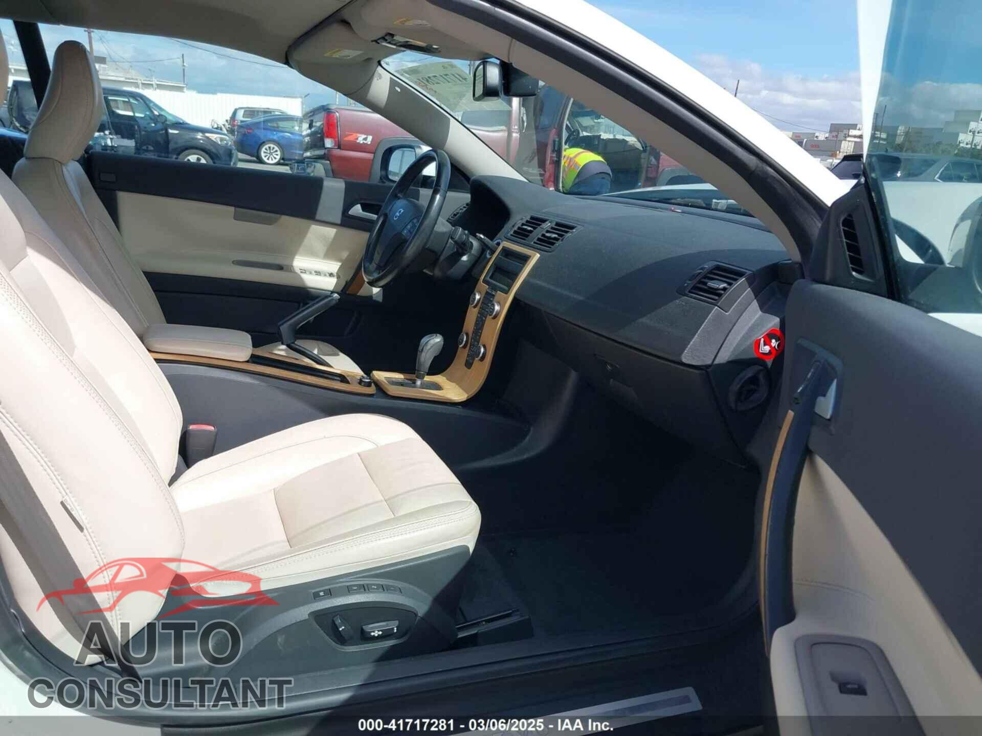 VOLVO C70 2012 - YV1672MCXCJ126770