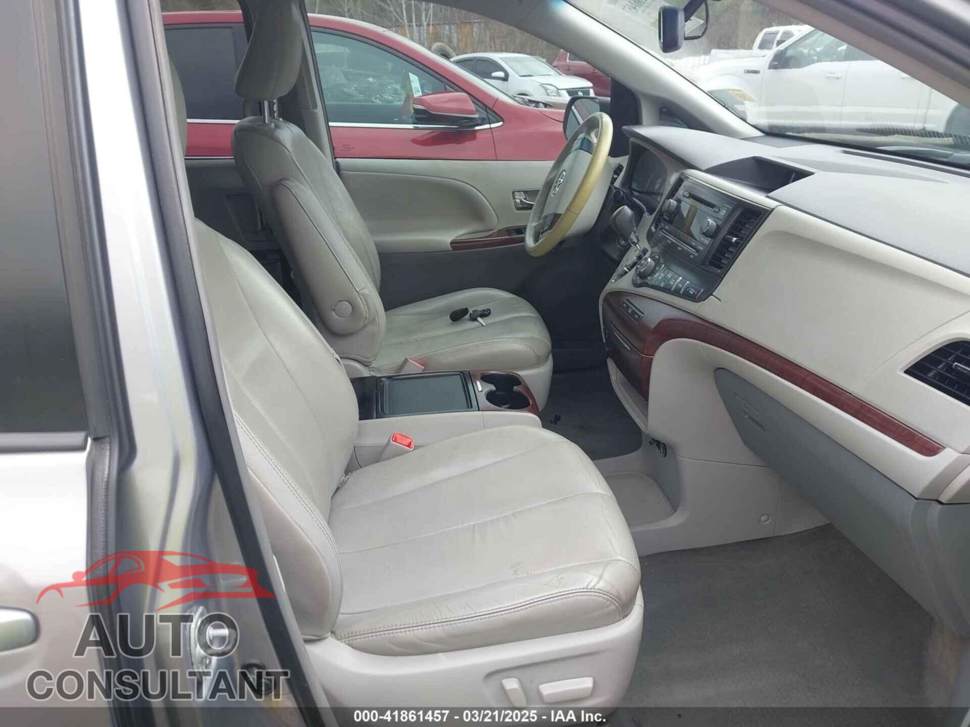 TOYOTA SIENNA 2012 - 5TDYK3DC5CS260236