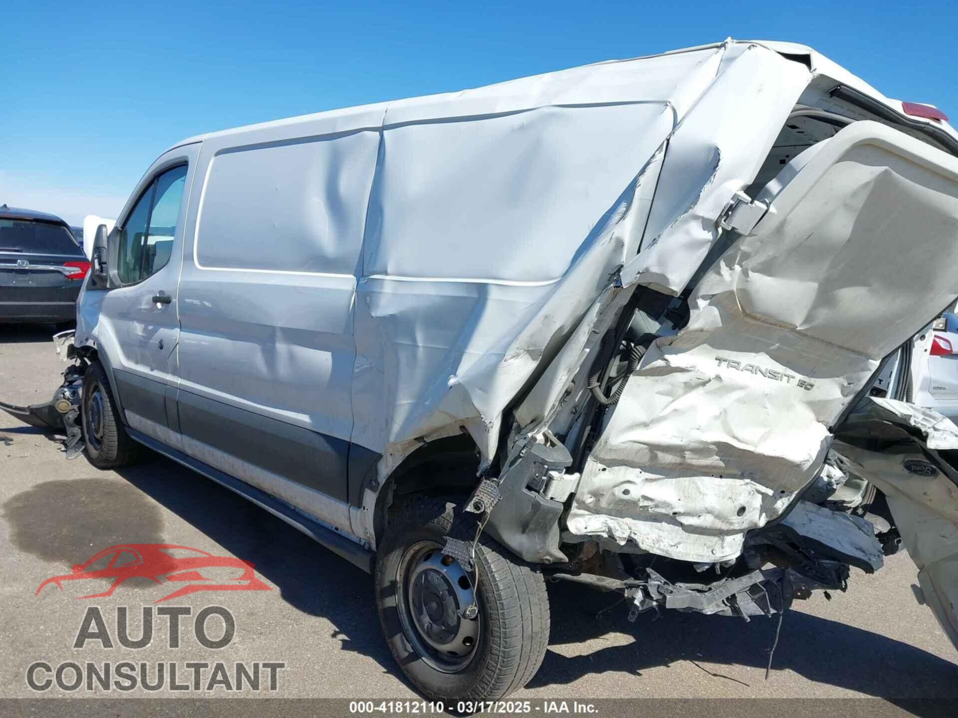 FORD TRANSIT-150 2018 - 1FTYE1YM3JKB34752