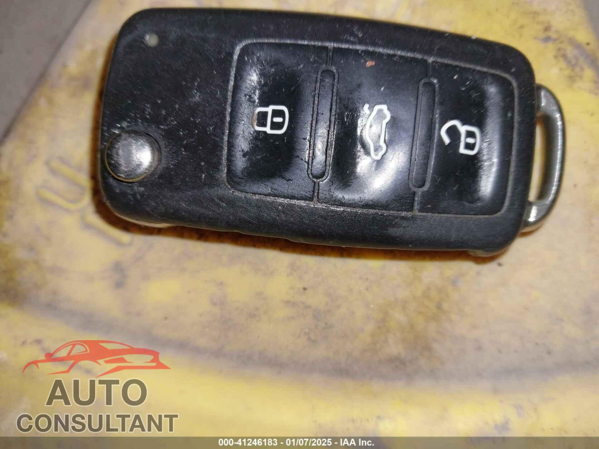 VOLKSWAGEN PASSAT 2012 - 1VWBP7A30CC096427