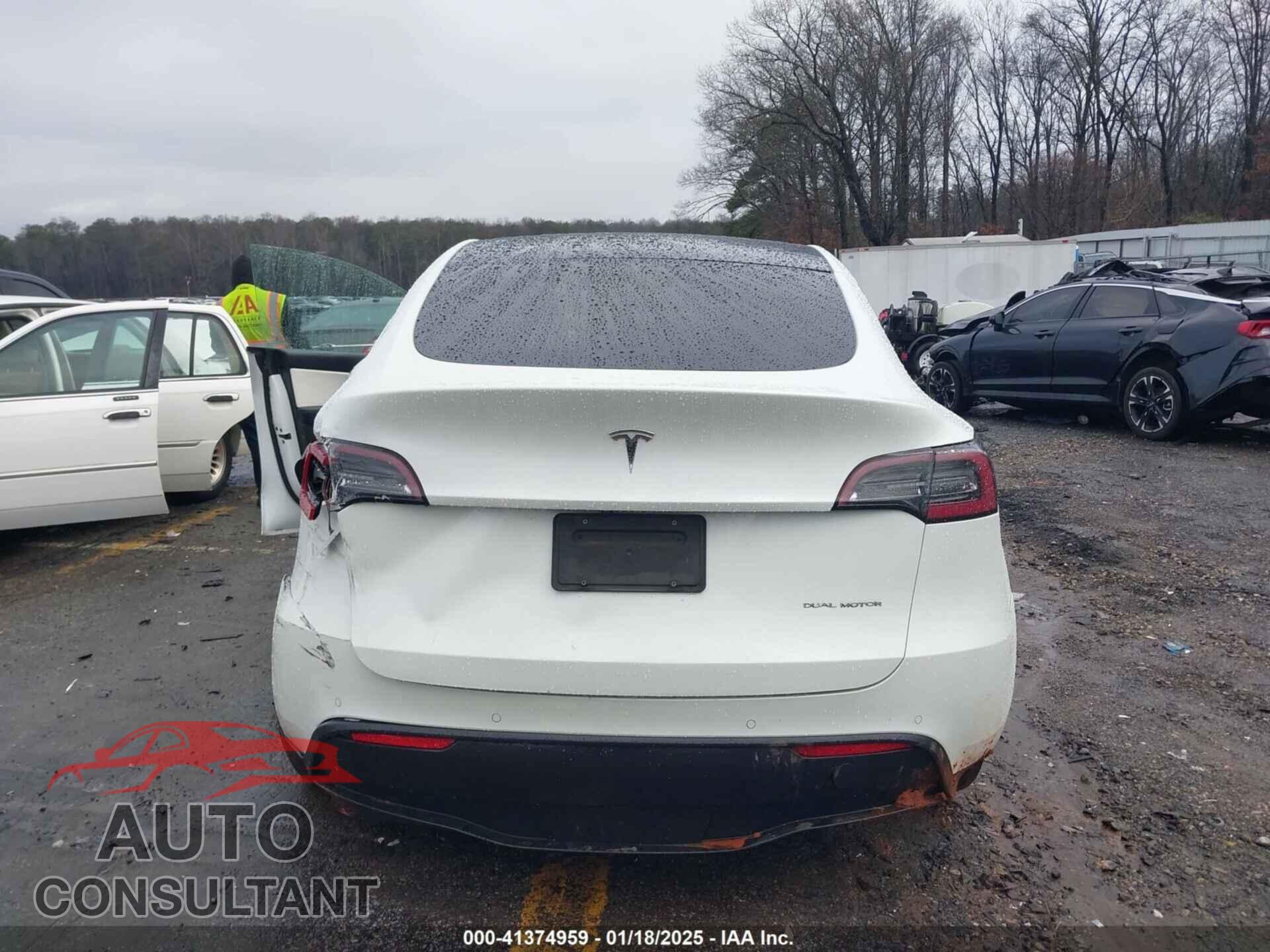 TESLA MODEL Y 2020 - 5YJYGDEEXLF020059