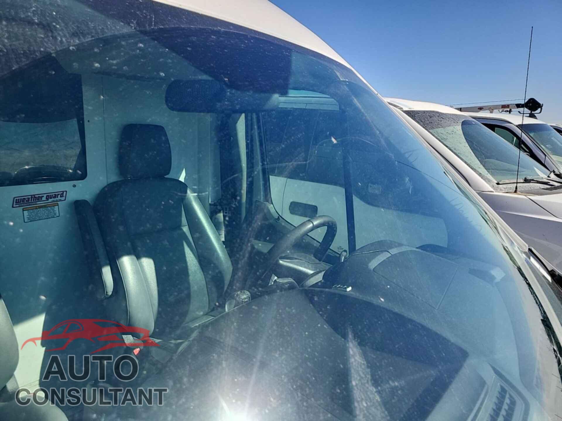 FORD TRANSIT 2015 - 1FTNR2CG1FKA03812
