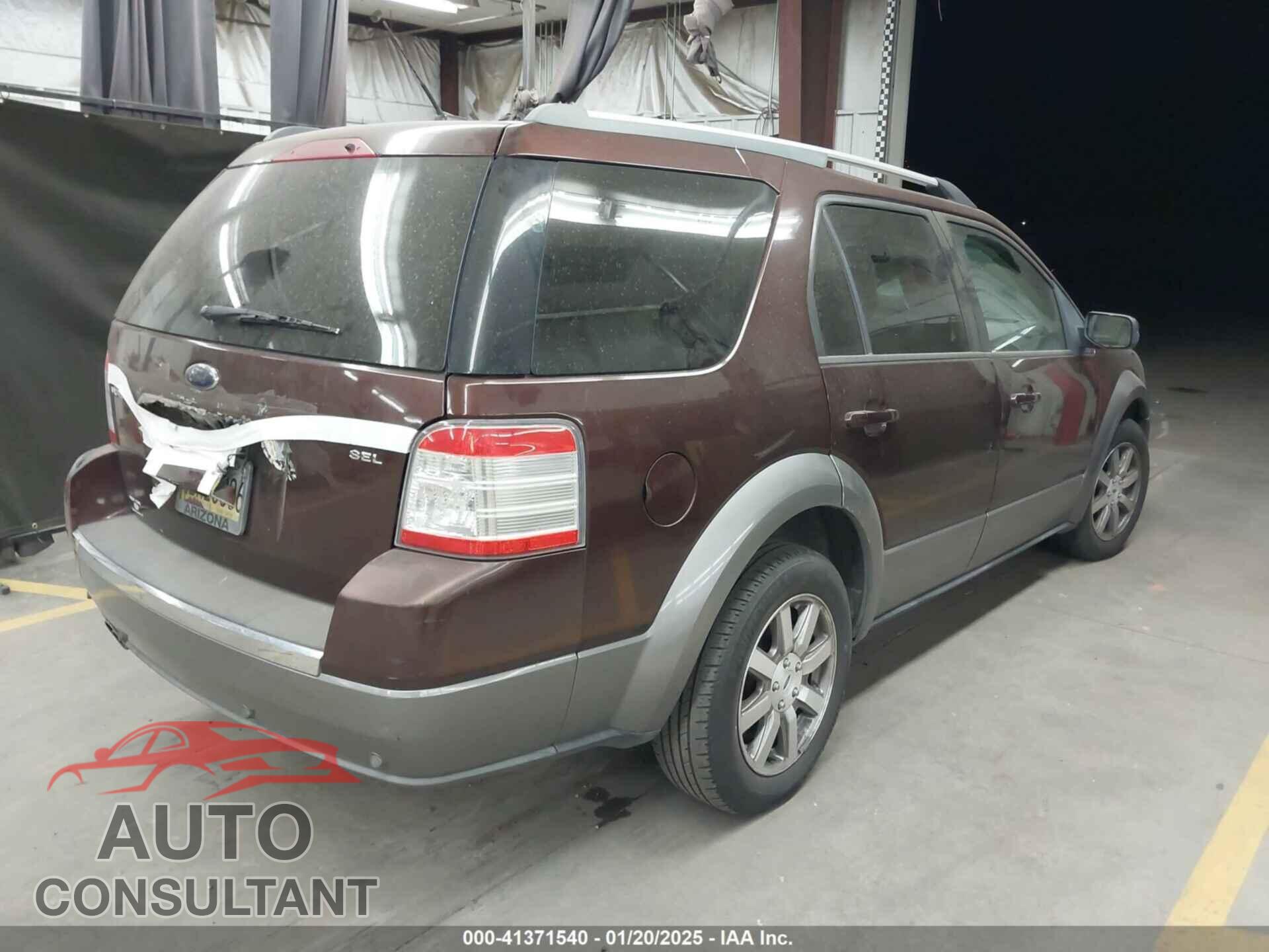FORD TAURUS X 2009 - 1FMDK02W19GA01154