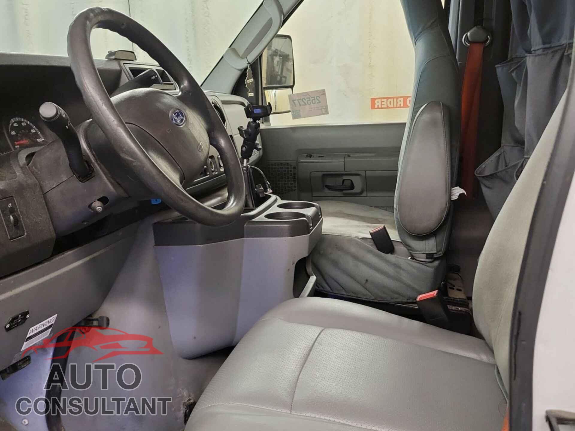 FORD ECONOLINE 2019 - 1FDXE4FS0KDC07818