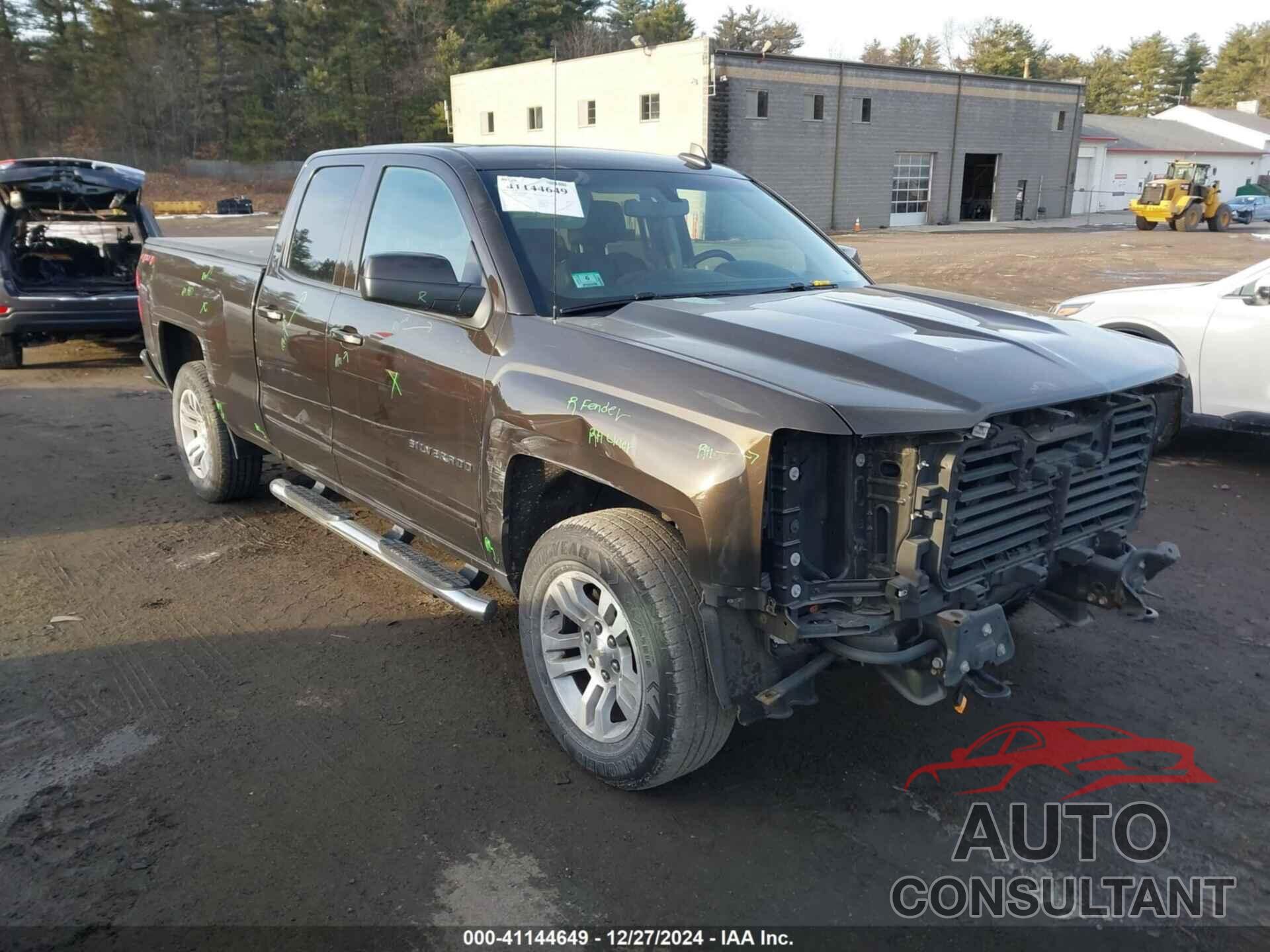 CHEVROLET SILVERADO 1500 2018 - 1GCVKREC5JZ243100