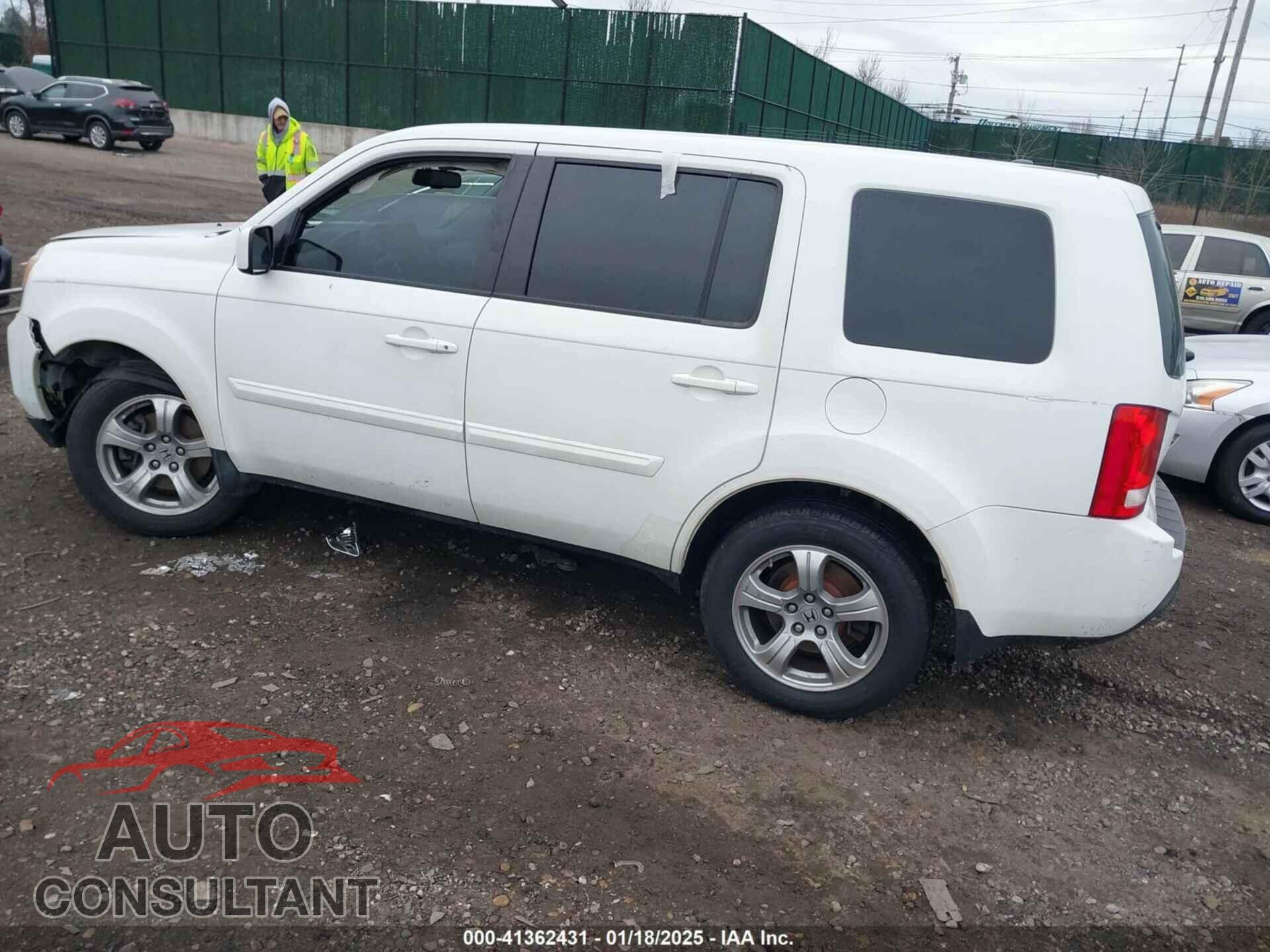 HONDA PILOT 2015 - 5FNYF3H59FB016906
