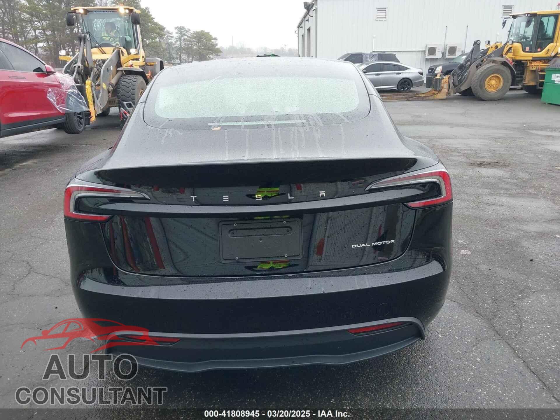 TESLA MODEL 3 2024 - 5YJ3E1EBXRF768758