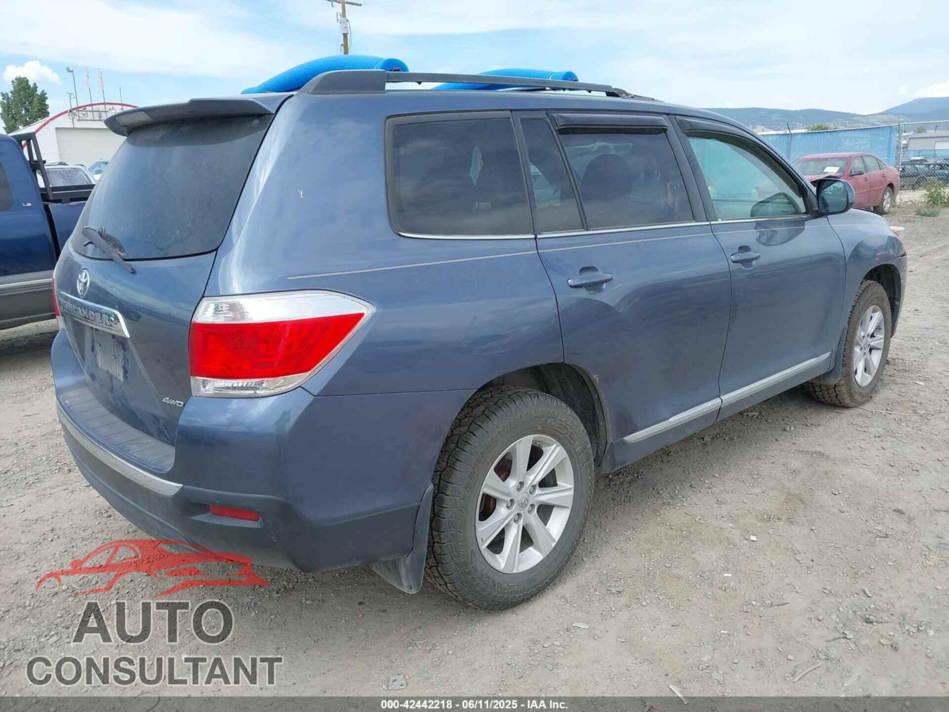 TOYOTA HIGHLANDER 2012 - 5TDBK3EH5CS096132