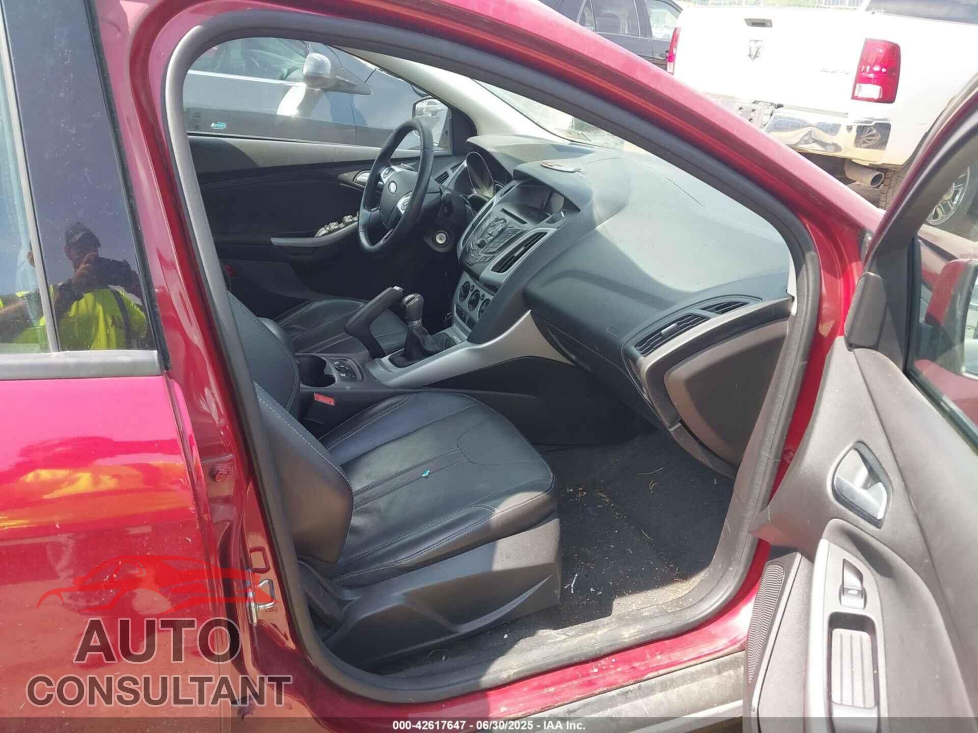 FORD FOCUS 2014 - 1FADP3F22EL297811